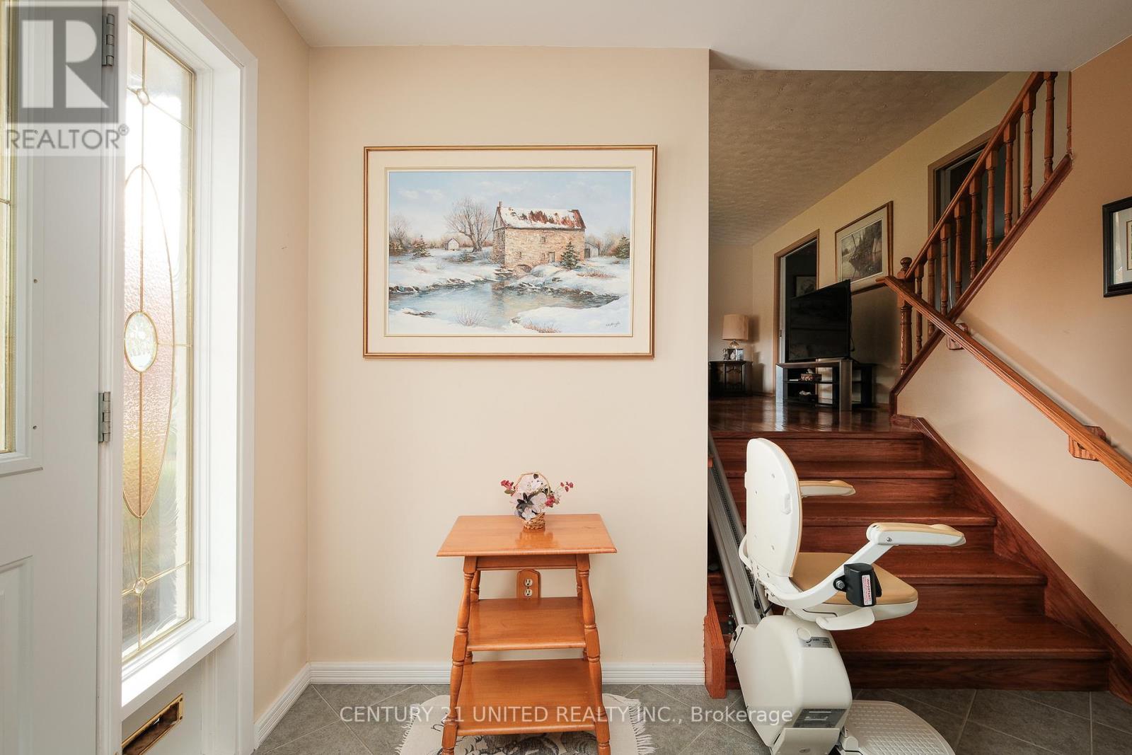 788 Cumberland Avenue, Peterborough, Ontario  K9H 7B2 - Photo 3 - X12483127