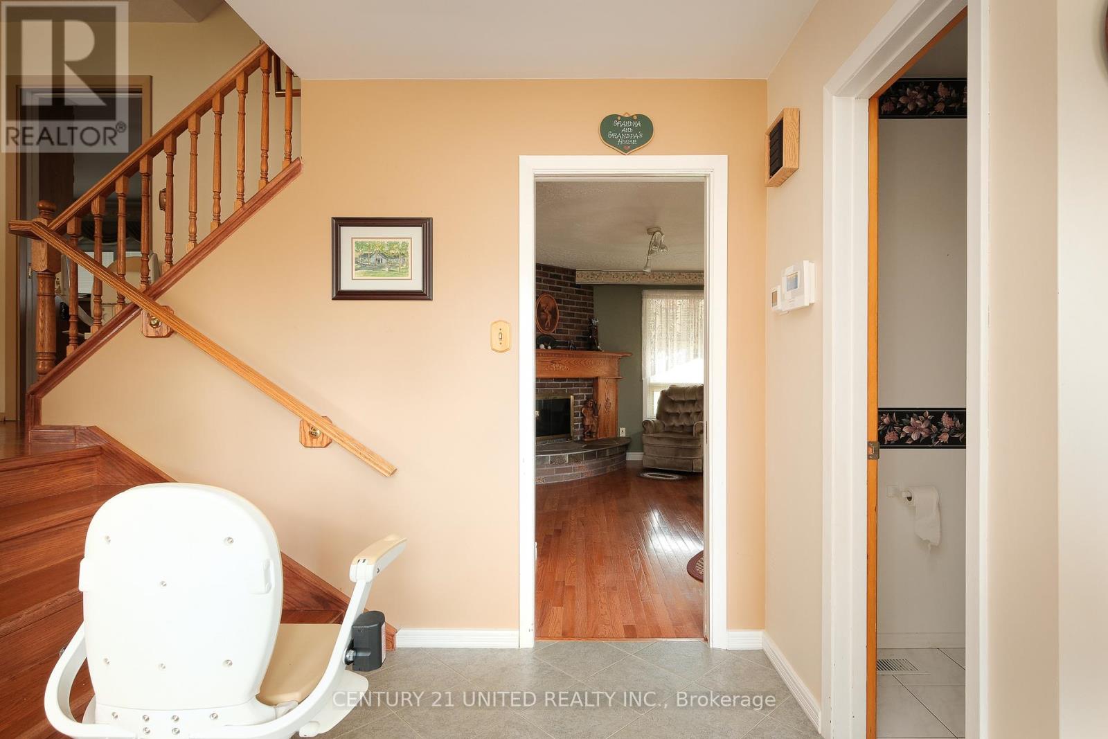 788 Cumberland Avenue, Peterborough, Ontario  K9H 7B2 - Photo 4 - X12483127