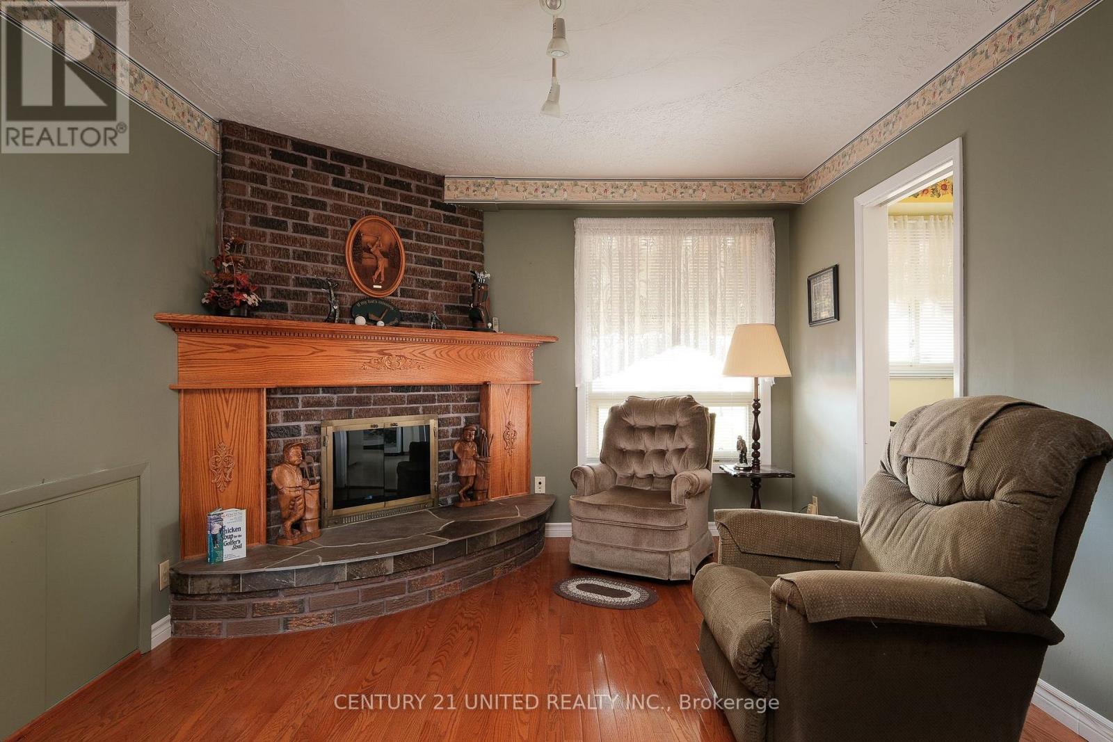 788 Cumberland Avenue, Peterborough, Ontario  K9H 7B2 - Photo 6 - X12483127