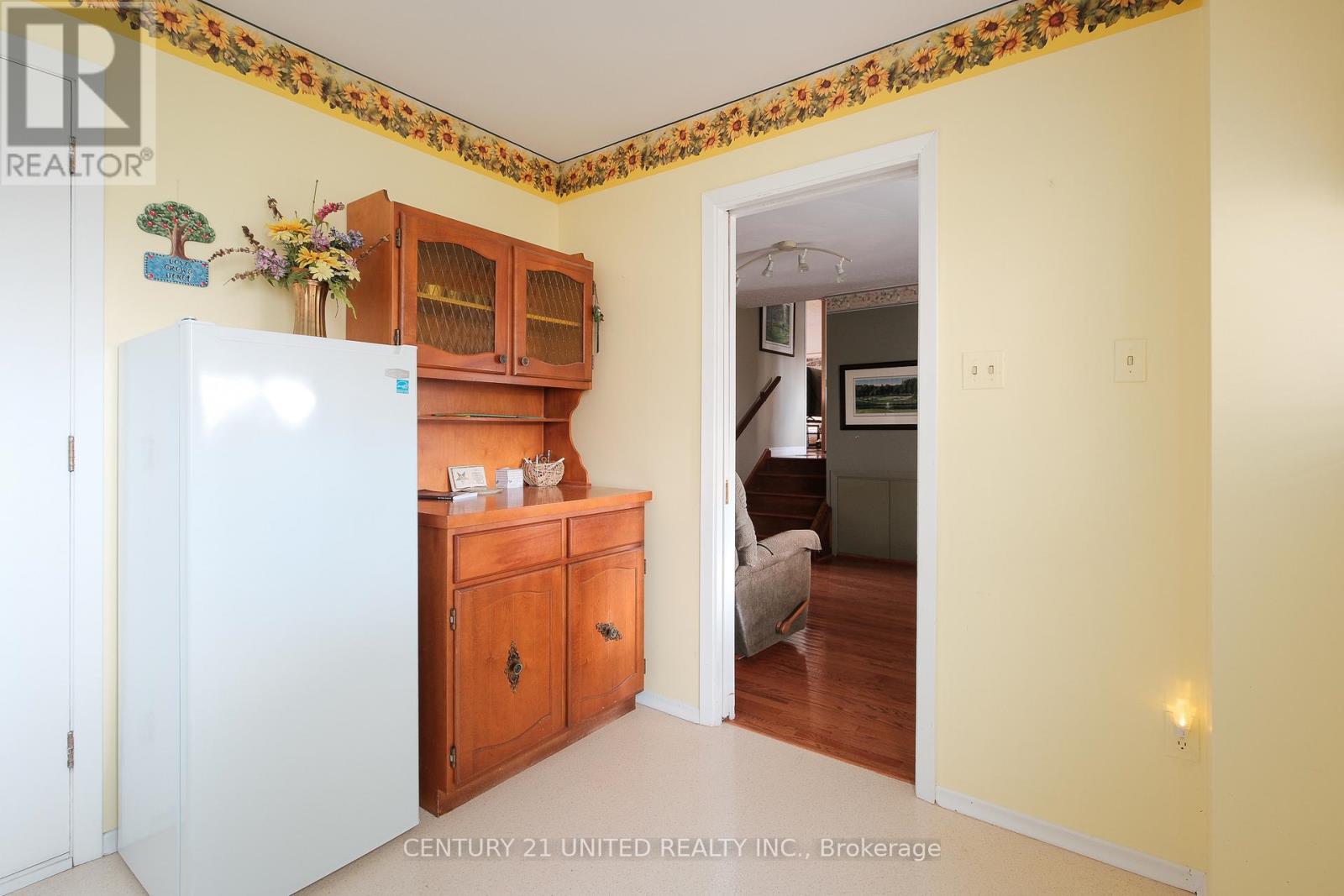 788 Cumberland Avenue, Peterborough, Ontario  K9H 7B2 - Photo 8 - X12483127