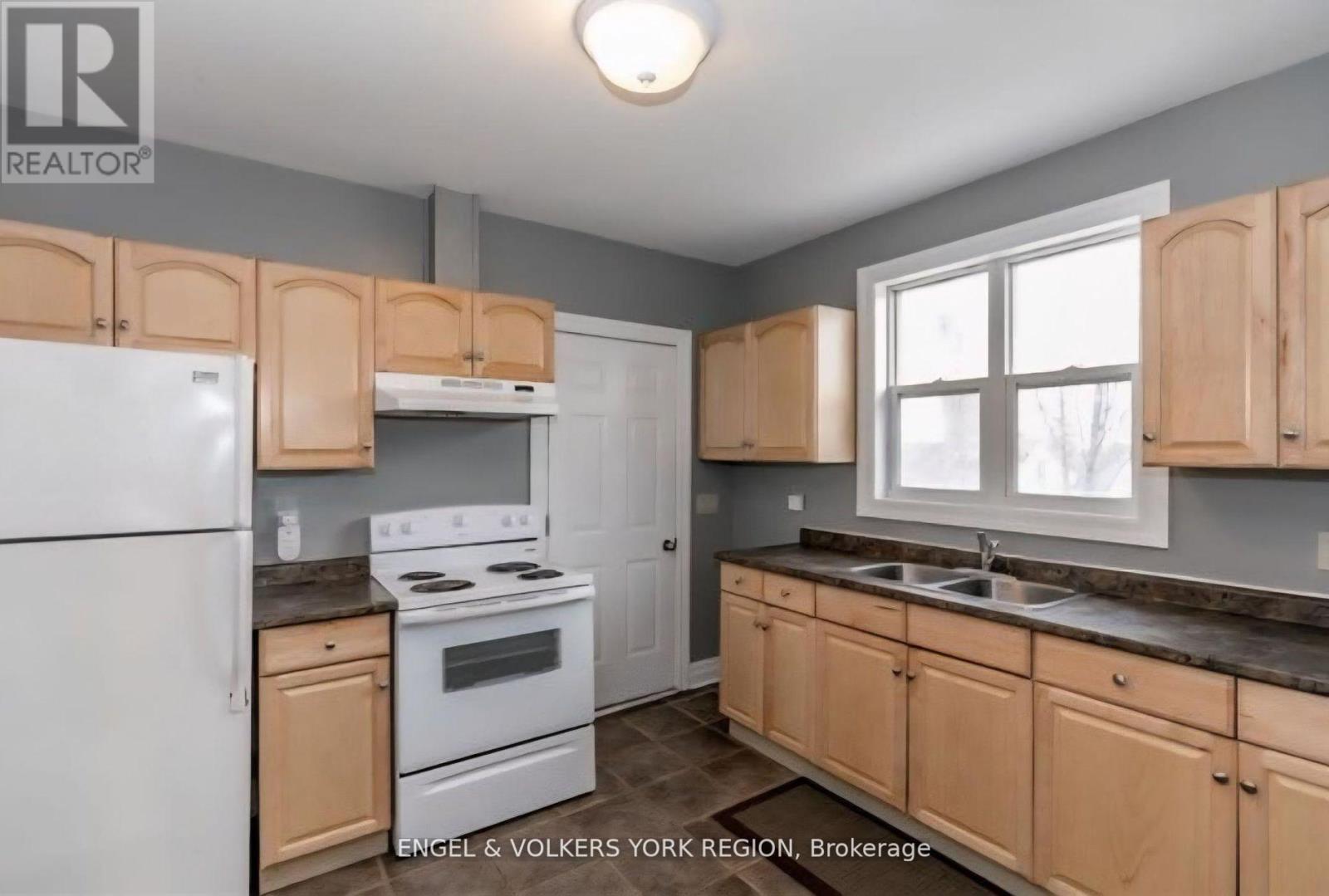23 Lount Street, Barrie, Ontario  L4M 3E3 - Photo 15 - S12483062