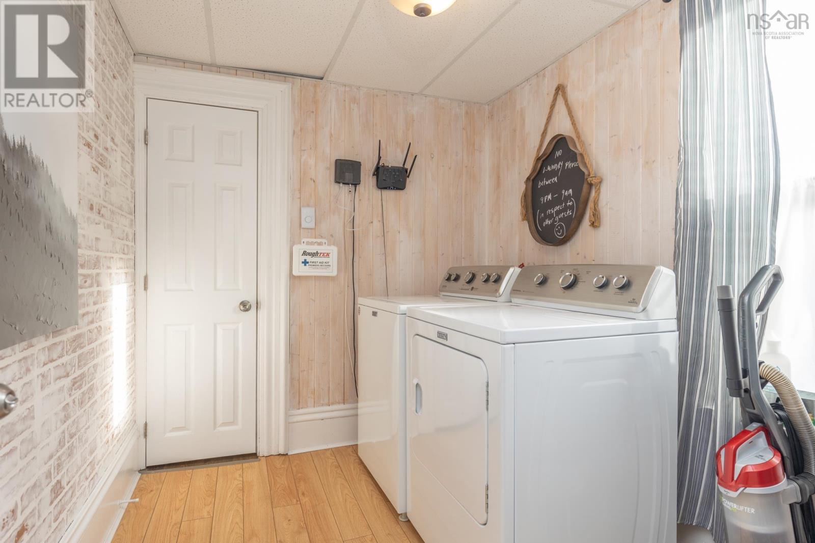 24 Albert Street, Yarmouth, Nova Scotia  B5A 3M9 - Photo 11 - 202425793