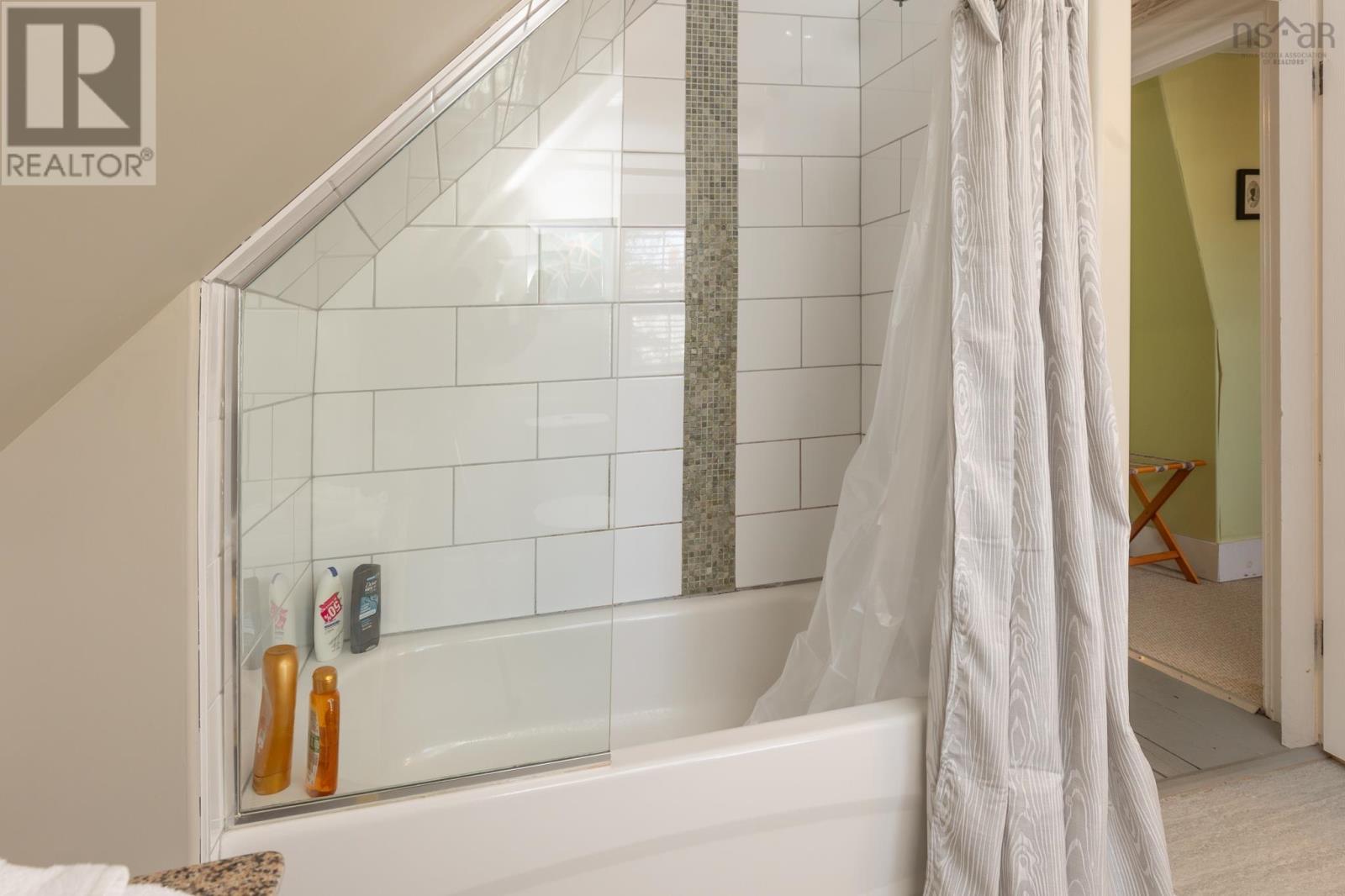 24 Albert Street, Yarmouth, Nova Scotia  B5A 3M9 - Photo 27 - 202425793