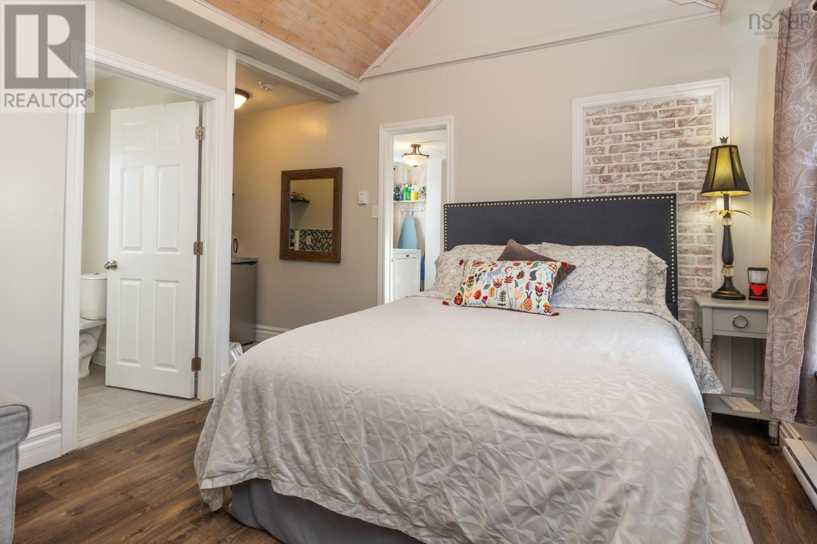 24 Albert Street, Yarmouth, Nova Scotia  B5A 3M9 - Photo 31 - 202425793