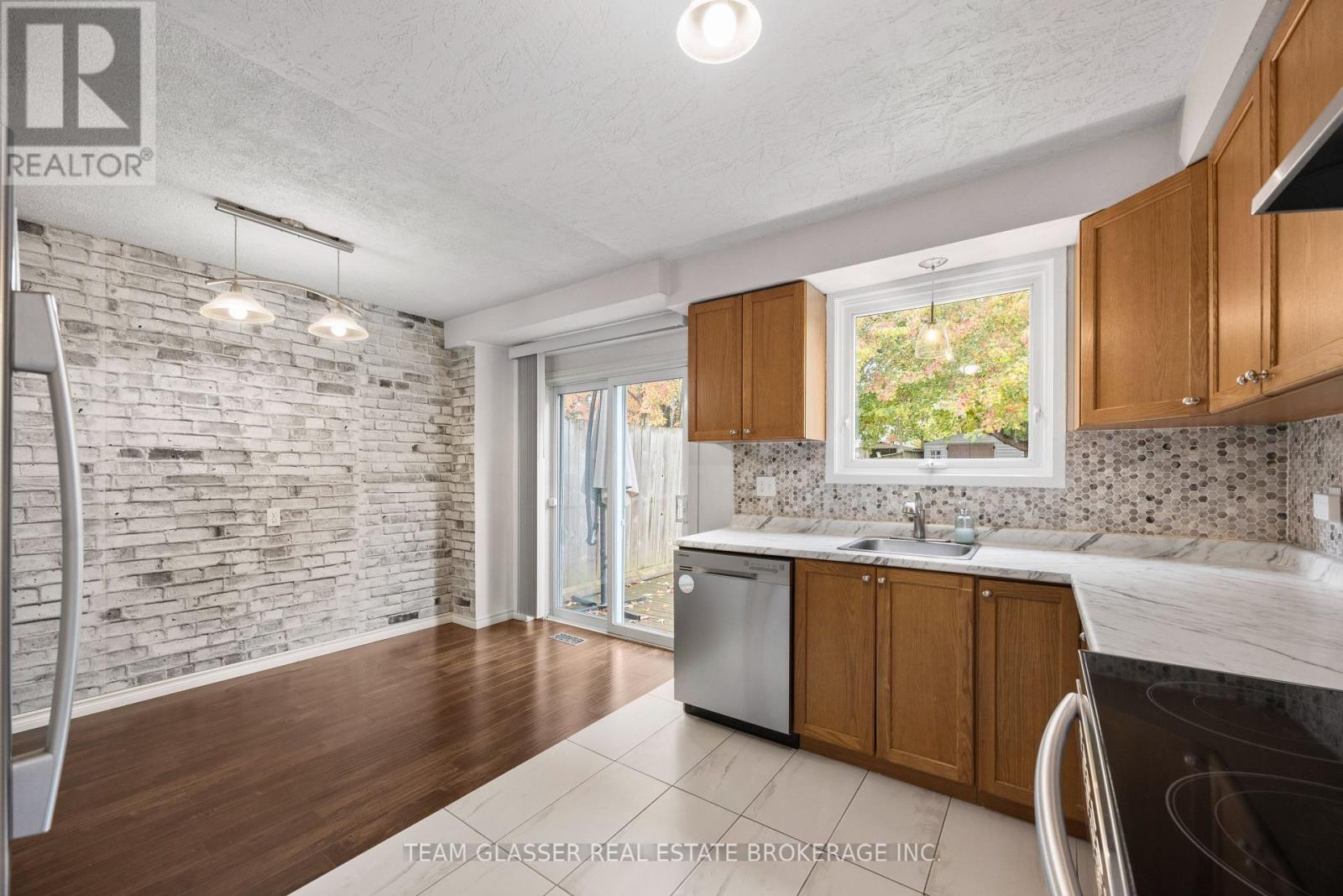 1335 Limberlost Road, London North, Ontario  N6G 2W4 - Photo 6 - X12483131