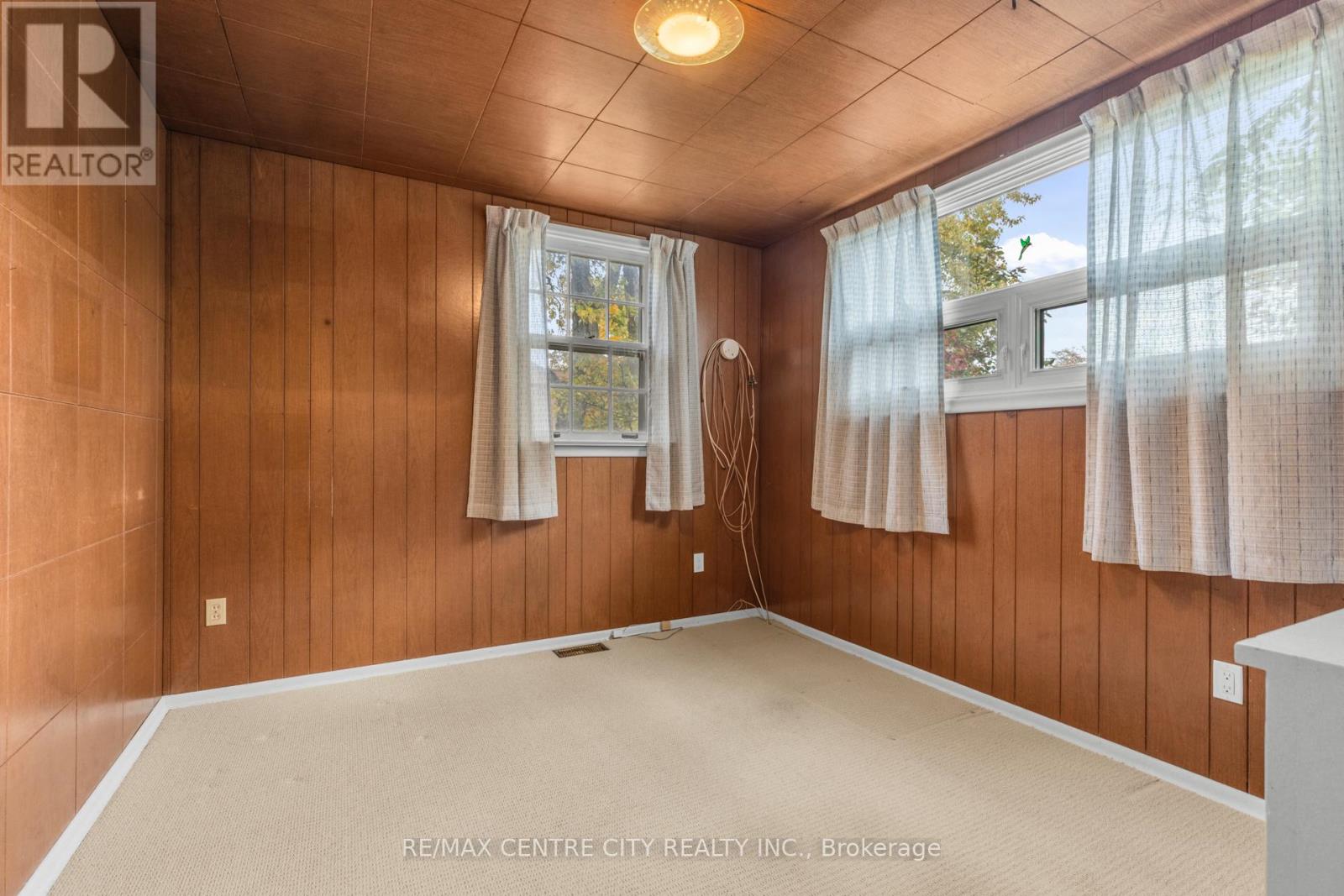 3 Gliddon Avenue, St. Thomas, Ontario  N5R 1G3 - Photo 10 - X12483138