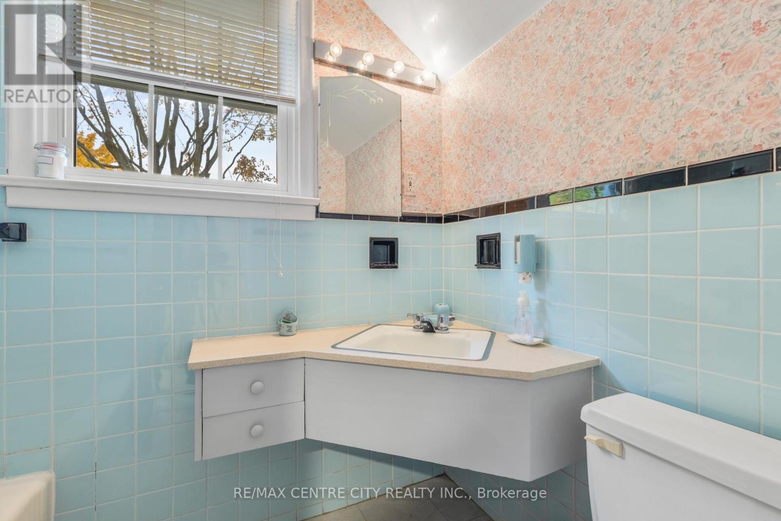 3 Gliddon Avenue, St. Thomas, Ontario  N5R 1G3 - Photo 17 - X12483138