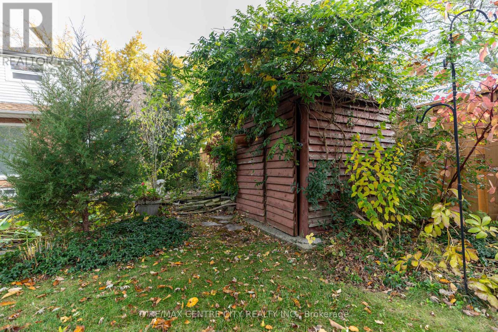 3 Gliddon Avenue, St. Thomas, Ontario  N5R 1G3 - Photo 27 - X12483138