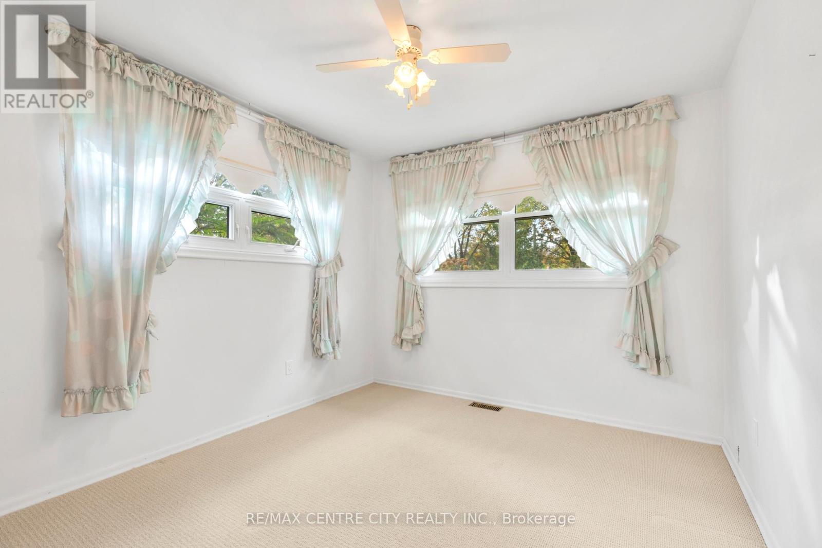3 Gliddon Avenue, St. Thomas, Ontario  N5R 1G3 - Photo 8 - X12483138