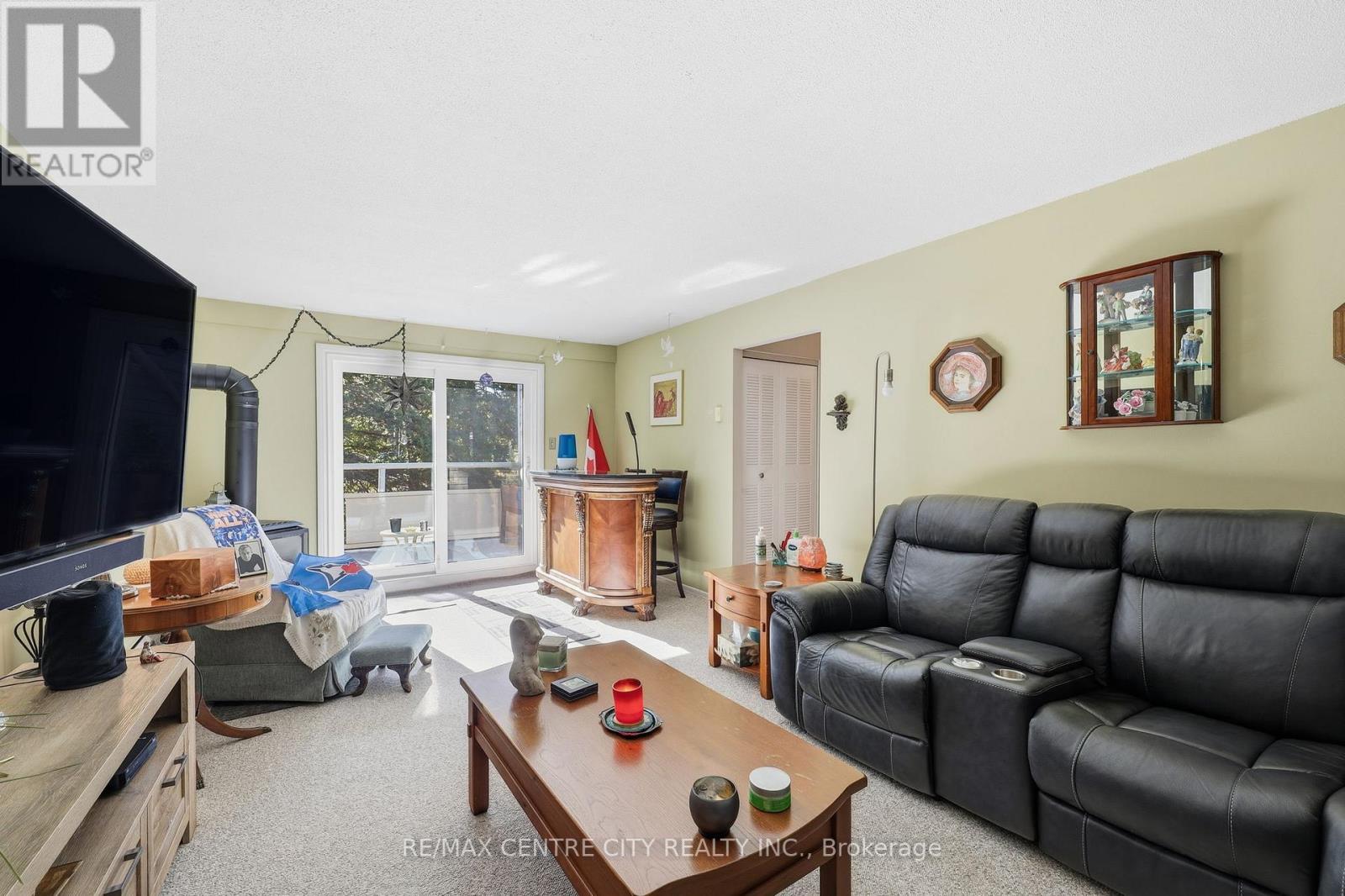 31 - 337 Kingswood Drive, Kitchener, Ontario  N2E 1X5 - Photo 11 - X12483225