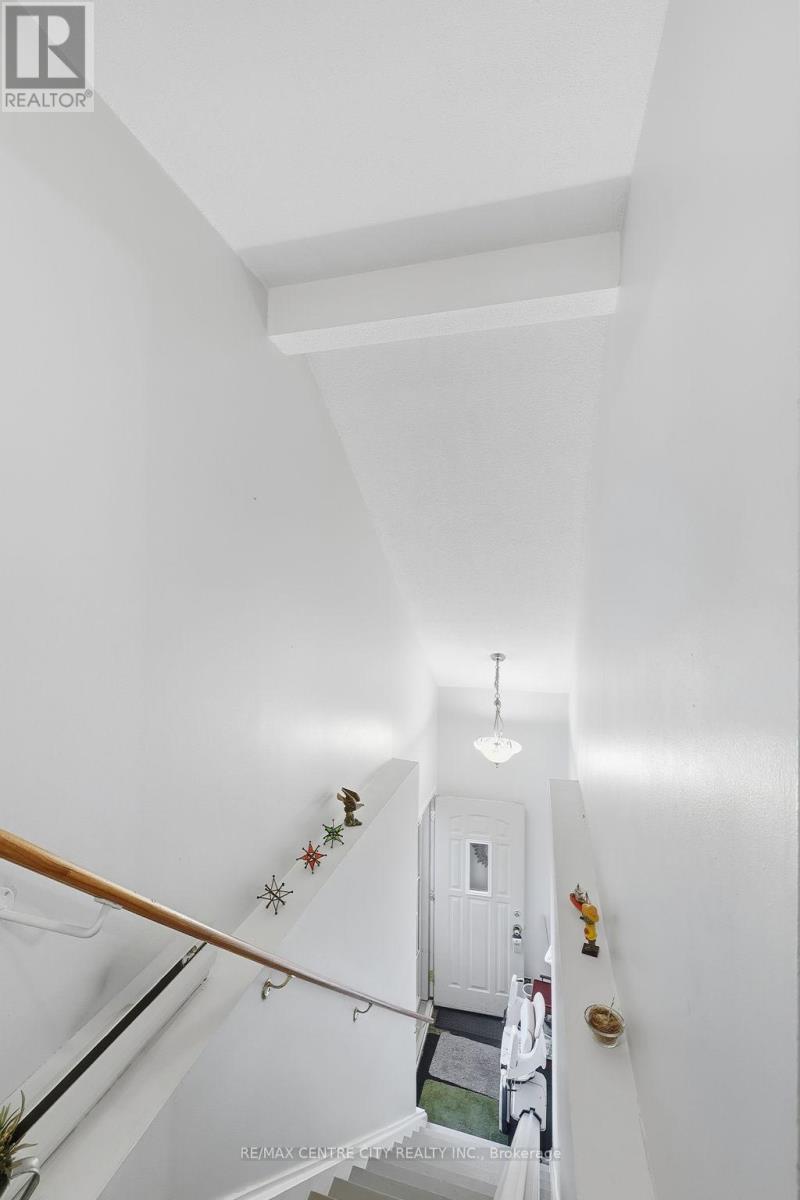 31 - 337 Kingswood Drive, Kitchener, Ontario  N2E 1X5 - Photo 4 - X12483225