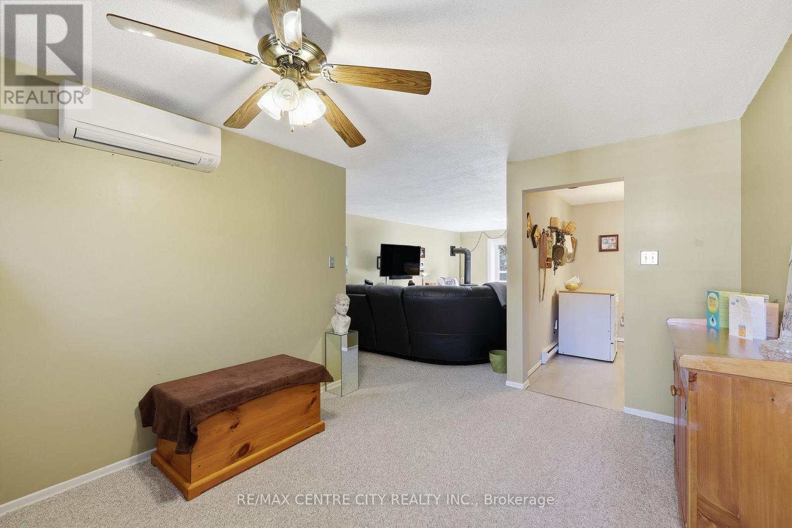 31 - 337 Kingswood Drive, Kitchener, Ontario  N2E 1X5 - Photo 7 - X12483225