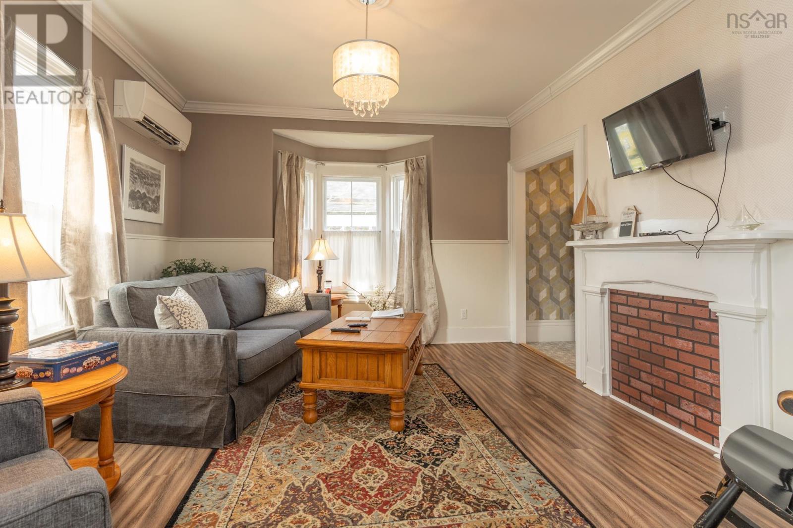 24 Albert Street, Yarmouth, Nova Scotia  B5A 3M9 - Photo 5 - 202425793