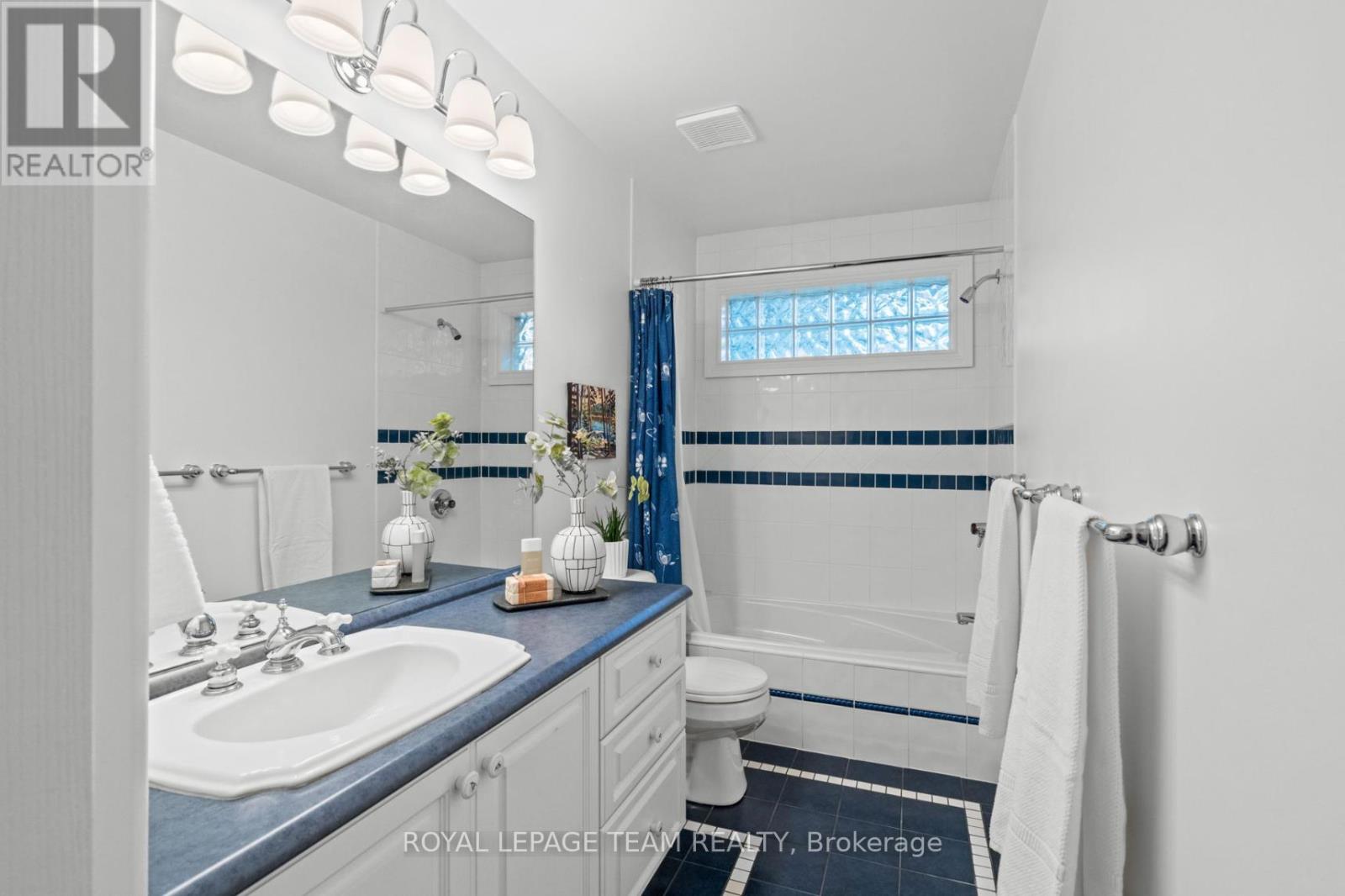 6437 Waddion Drive, Ottawa, Ontario  K4P 1E7 - Photo 23 - X12483163