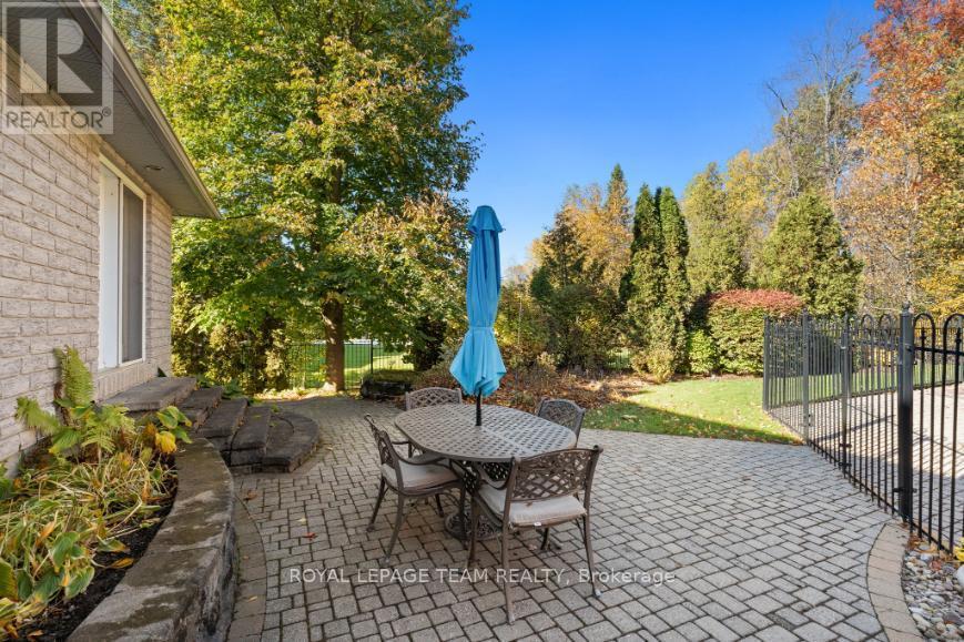 6437 Waddion Drive, Ottawa, Ontario  K4P 1E7 - Photo 35 - X12483163