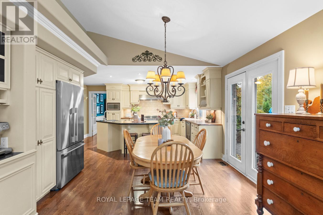 6437 Waddion Drive, Ottawa, Ontario  K4P 1E7 - Photo 7 - X12483163