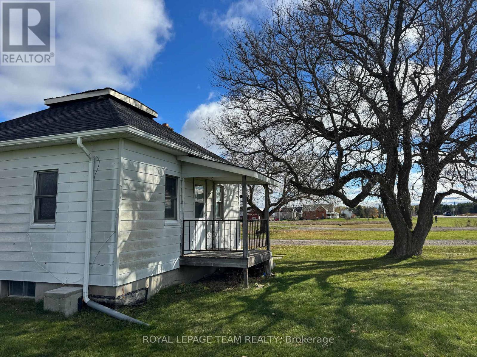 3512 Dunrobin Road, Ottawa, Ontario  K0A 3M0 - Photo 3 - X12483186