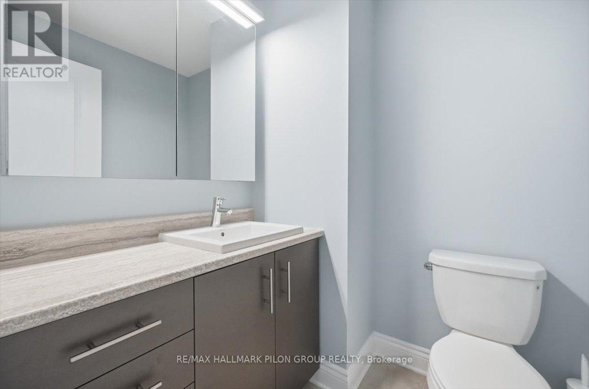 214 Dragonfly Walk, Ottawa, Ontario  K1W 0J8 - Photo 11 - X12483191