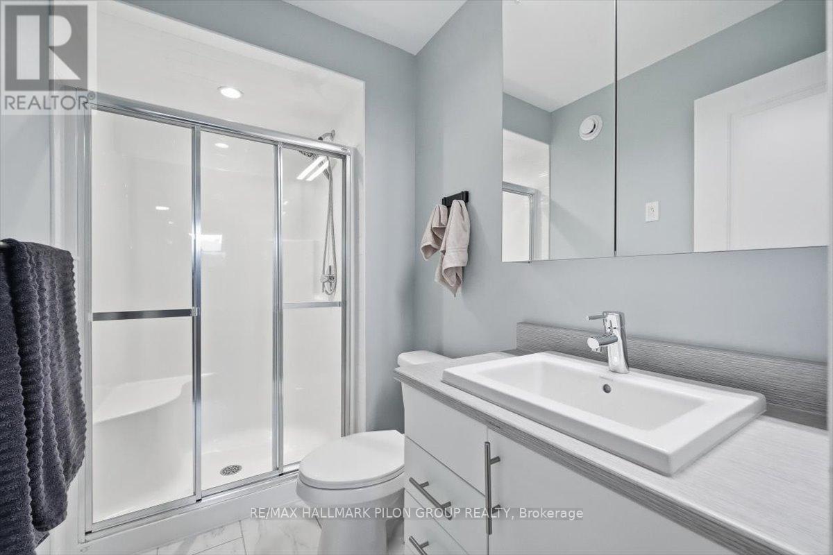 214 Dragonfly Walk, Ottawa, Ontario  K1W 0J8 - Photo 13 - X12483191