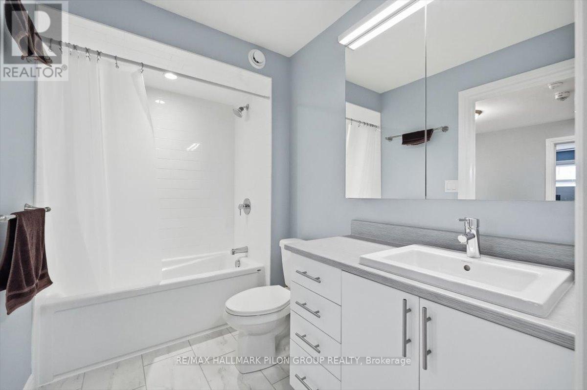 214 Dragonfly Walk, Ottawa, Ontario  K1W 0J8 - Photo 15 - X12483191