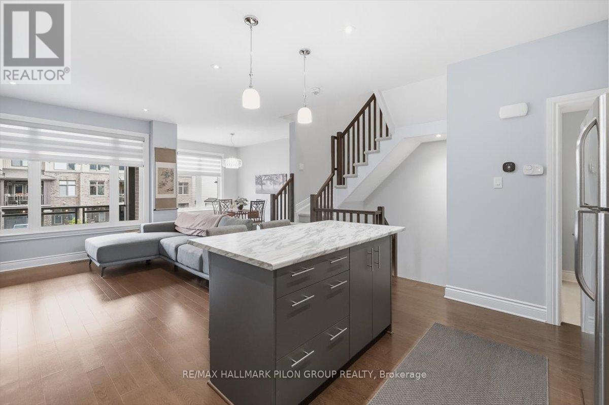 214 Dragonfly Walk, Ottawa, Ontario  K1W 0J8 - Photo 5 - X12483191