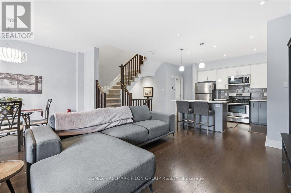 214 Dragonfly Walk, Ottawa, Ontario  K1W 0J8 - Photo 7 - X12483191