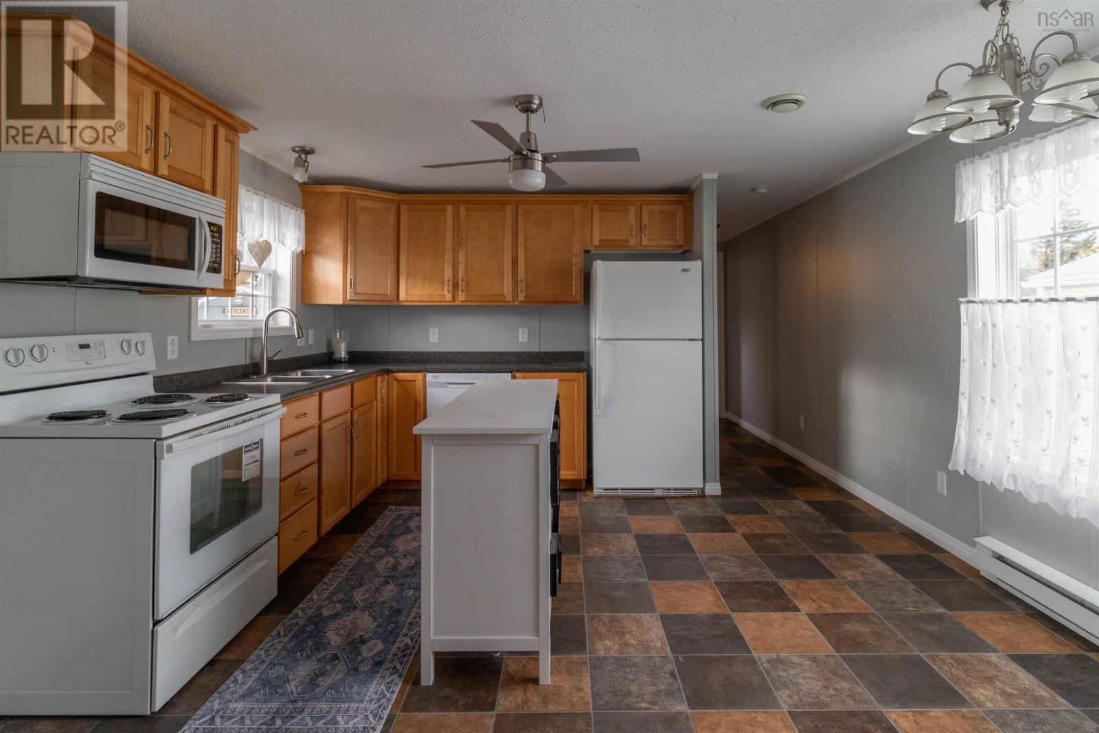 23 Shamrock Drive, Halifax, Nova Scotia  B3M 3A5 - Photo 5 - 202526153