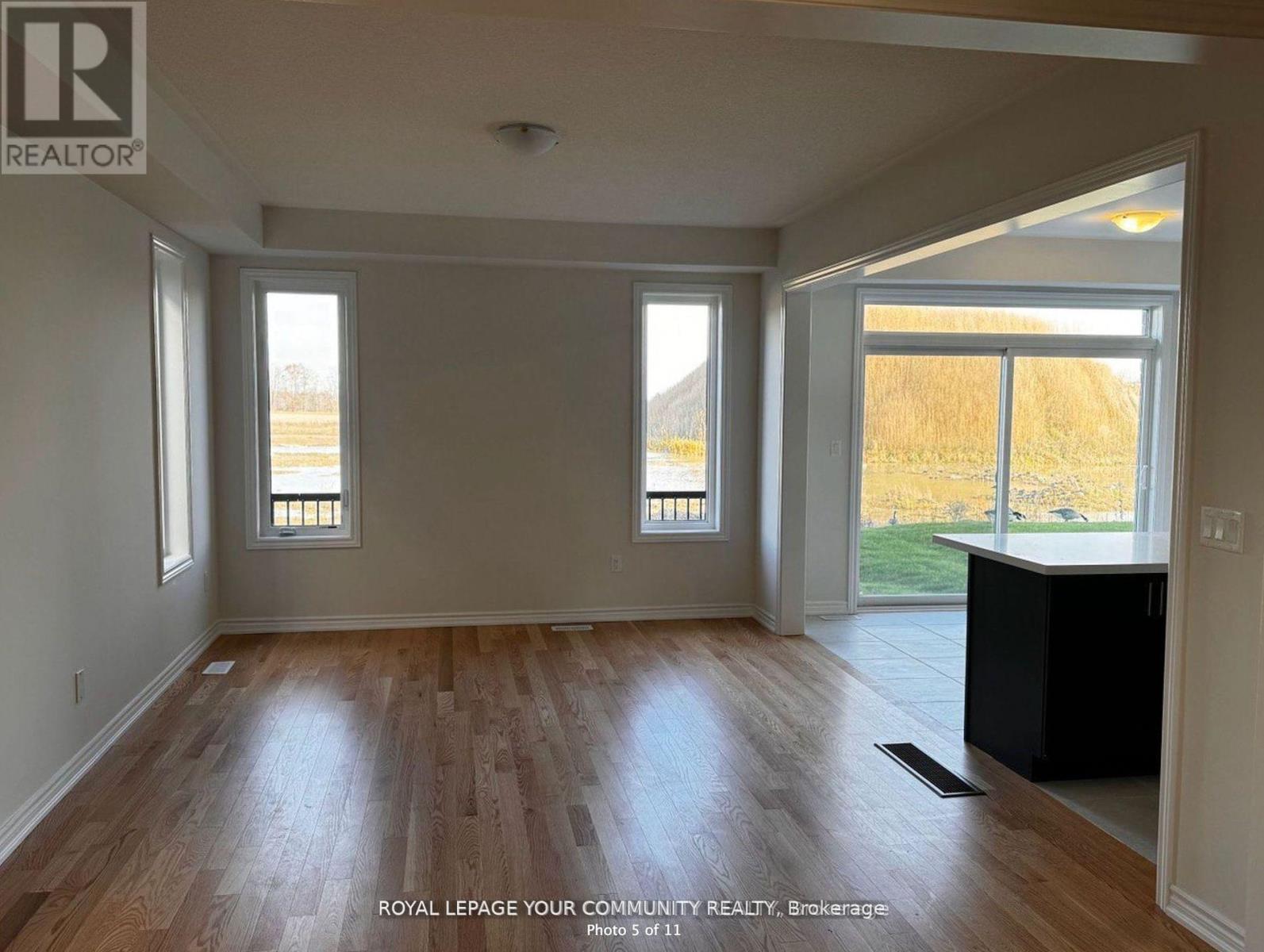 154 Terry Fox Drive, Barrie, Ontario  L9S 2Z8 - Photo 6 - S12450707