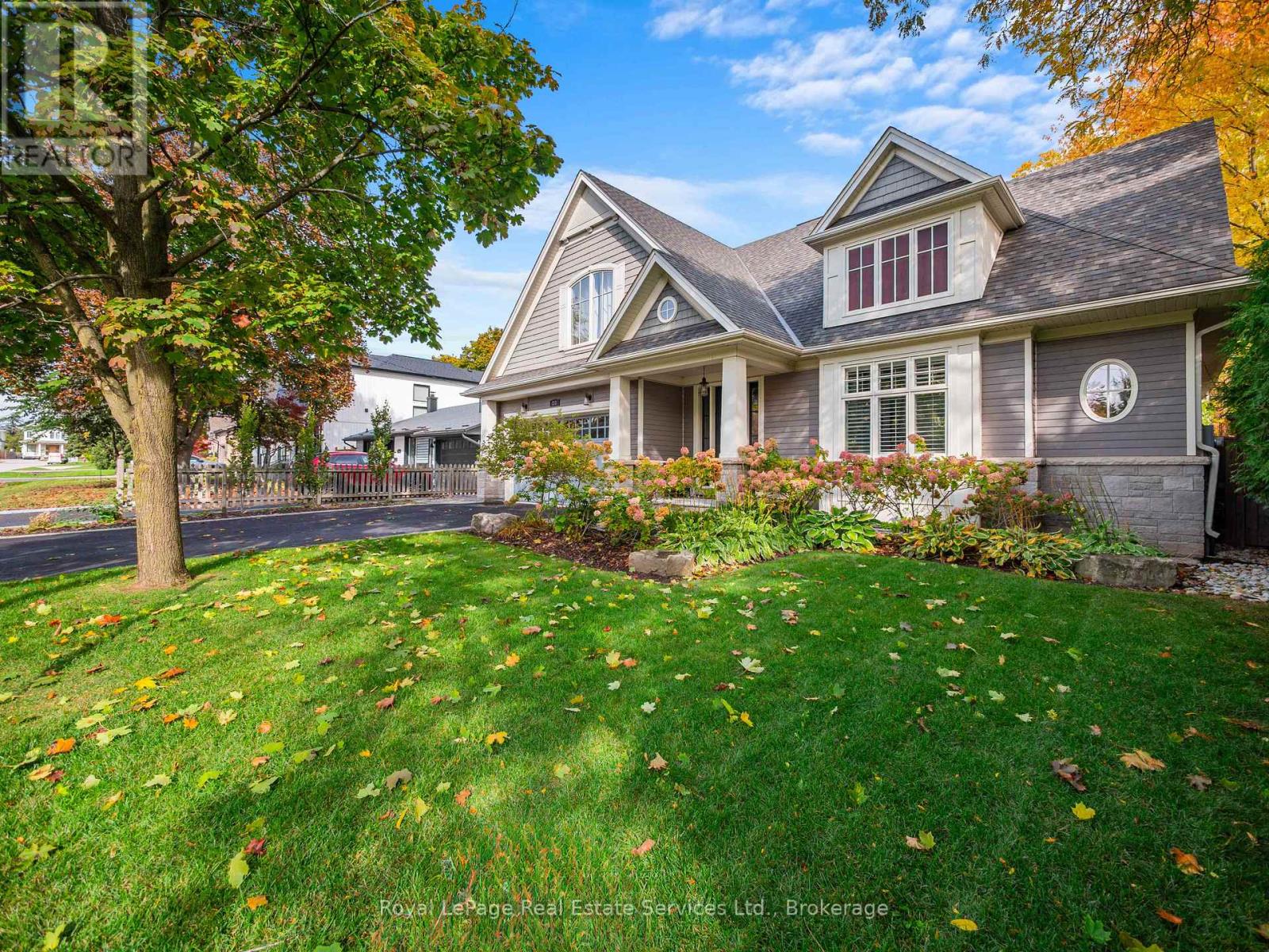 231 Cherryhill Road, Oakville, Ontario  L6L 3E3 - Photo 1 - W12483188