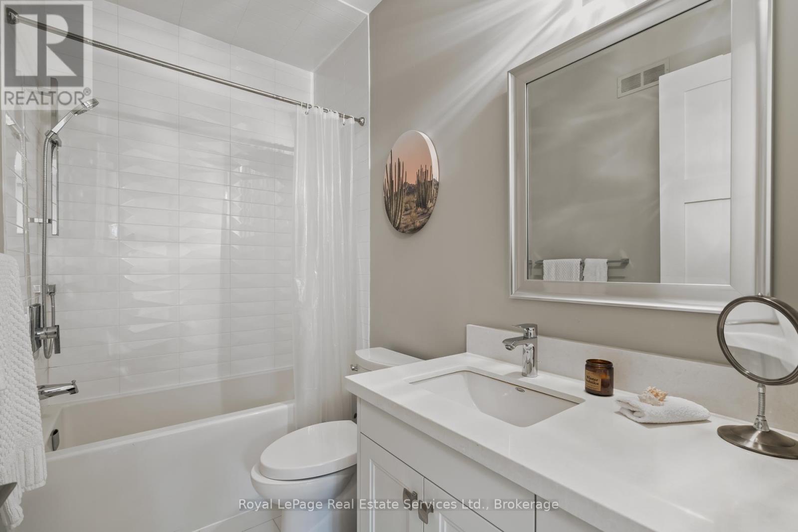 231 Cherryhill Road, Oakville, Ontario  L6L 3E3 - Photo 27 - W12483188