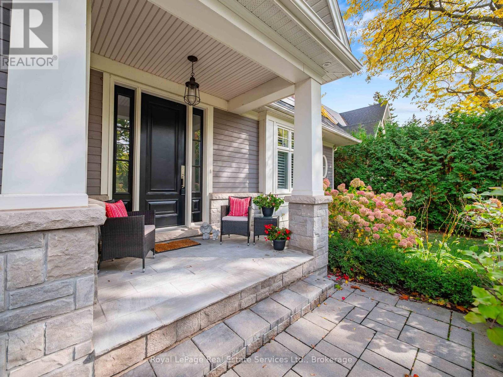 231 Cherryhill Road, Oakville, Ontario  L6L 3E3 - Photo 3 - W12483188