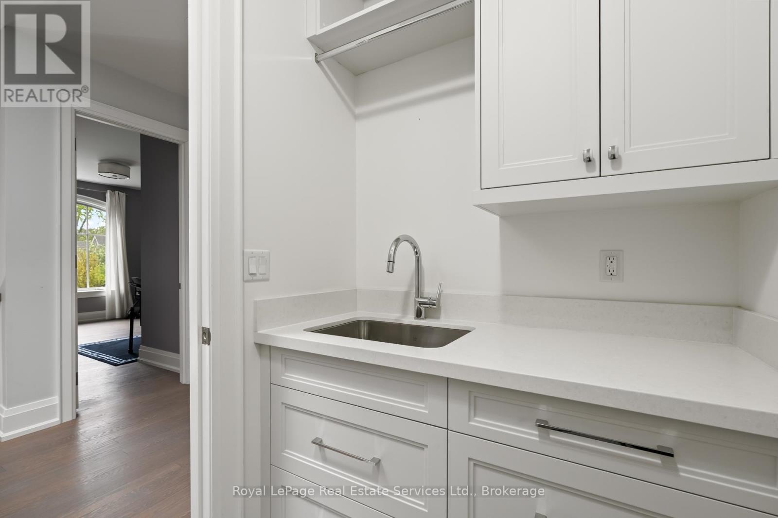 231 Cherryhill Road, Oakville, Ontario  L6L 3E3 - Photo 31 - W12483188