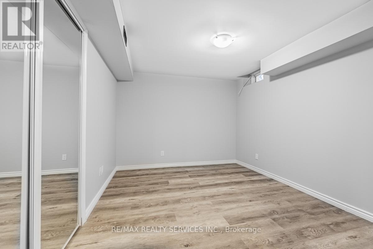 71 Humberstone Crescent, Brampton, Ontario  L7A 4C1 - Photo 3 - W12483044