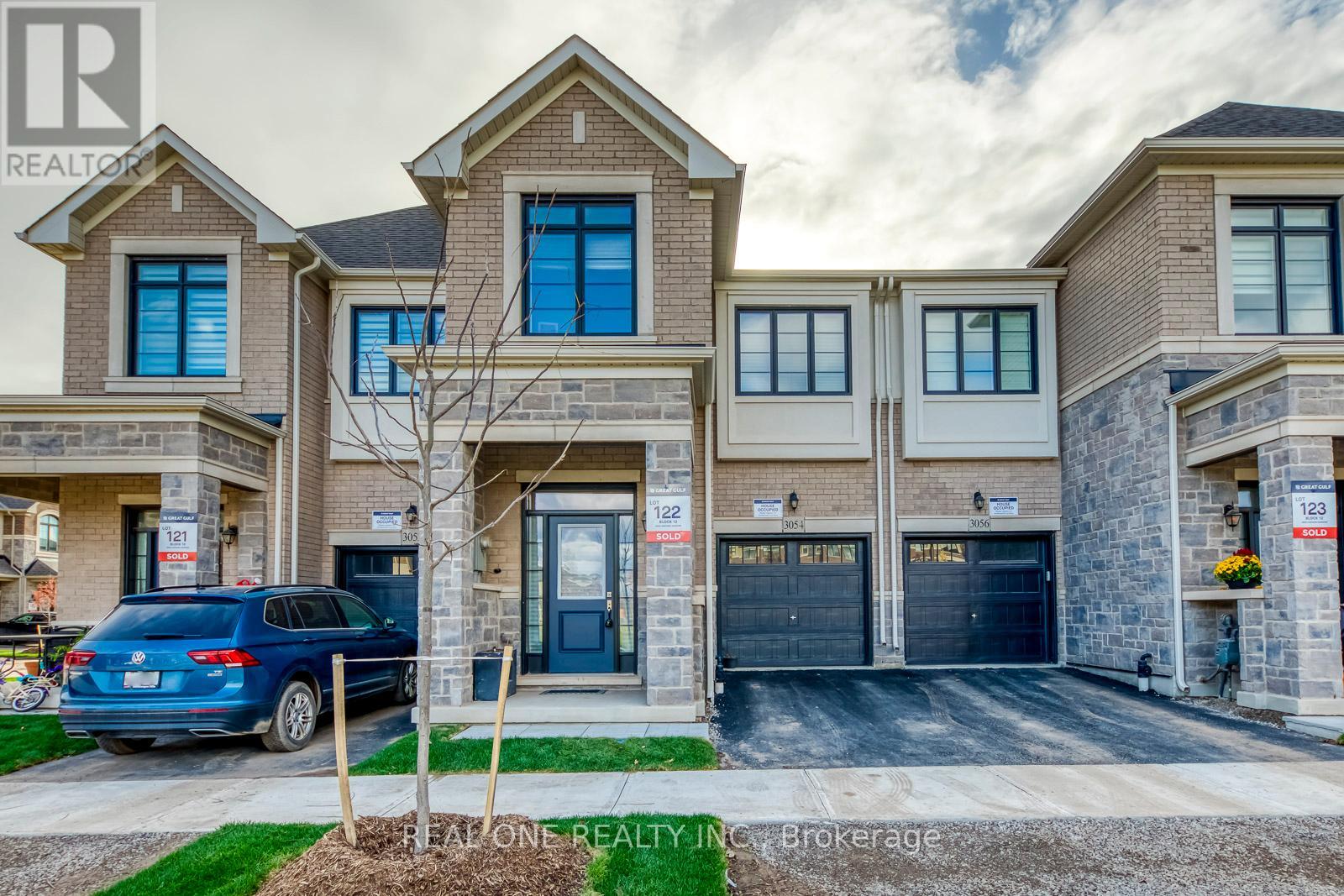 3054 Harvard Gardens, Oakville, Ontario  L6H 8B8 - Photo 1 - W12483045