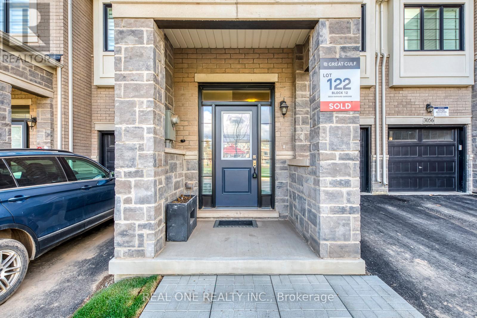 3054 Harvard Gardens, Oakville, Ontario  L6H 8B8 - Photo 2 - W12483045