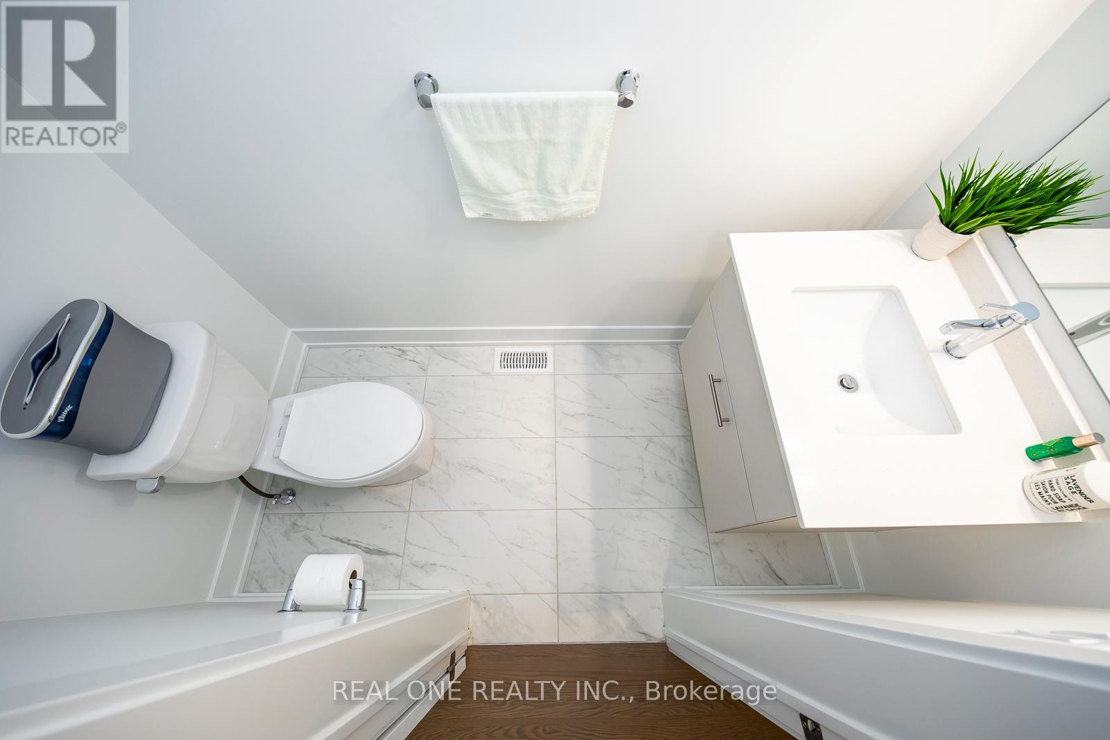 3054 Harvard Gardens, Oakville, Ontario  L6H 8B8 - Photo 25 - W12483045