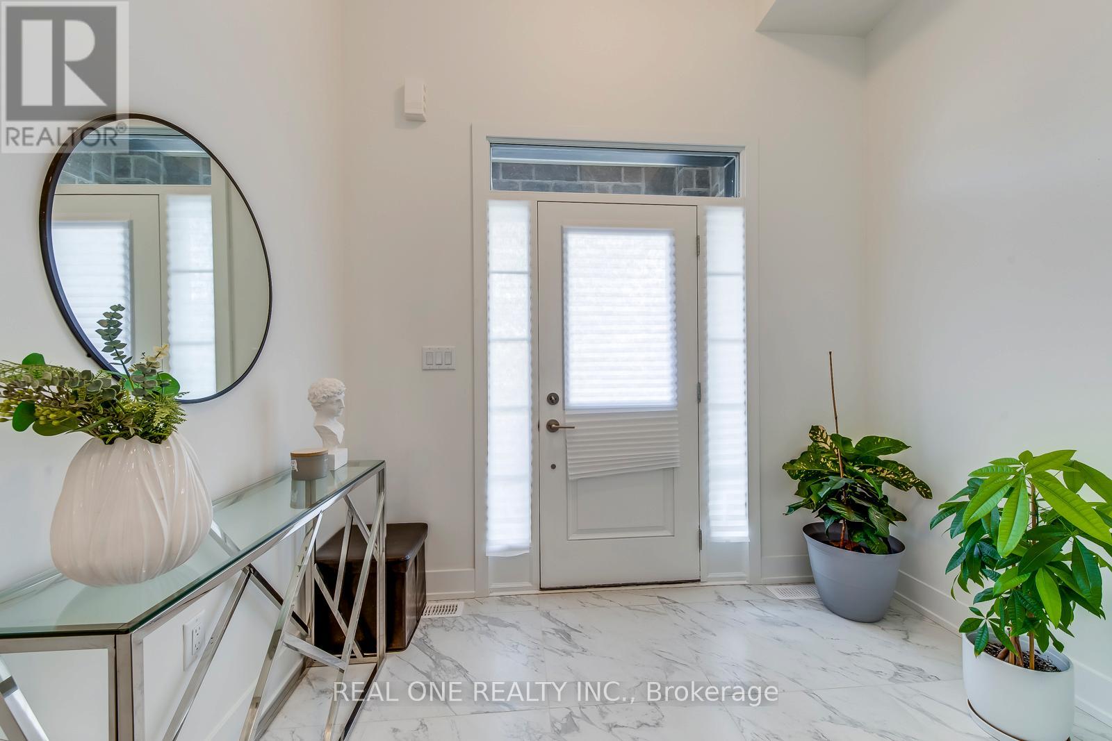 3054 Harvard Gardens, Oakville, Ontario  L6H 8B8 - Photo 3 - W12483045