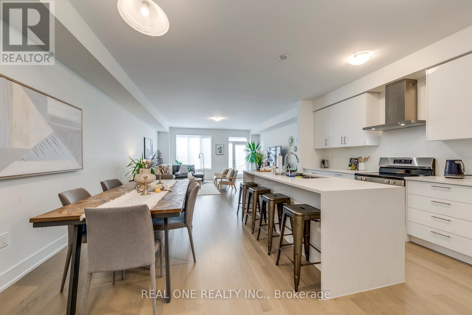 3054 Harvard Gardens, Oakville, Ontario  L6H 8B8 - Photo 5 - W12483045