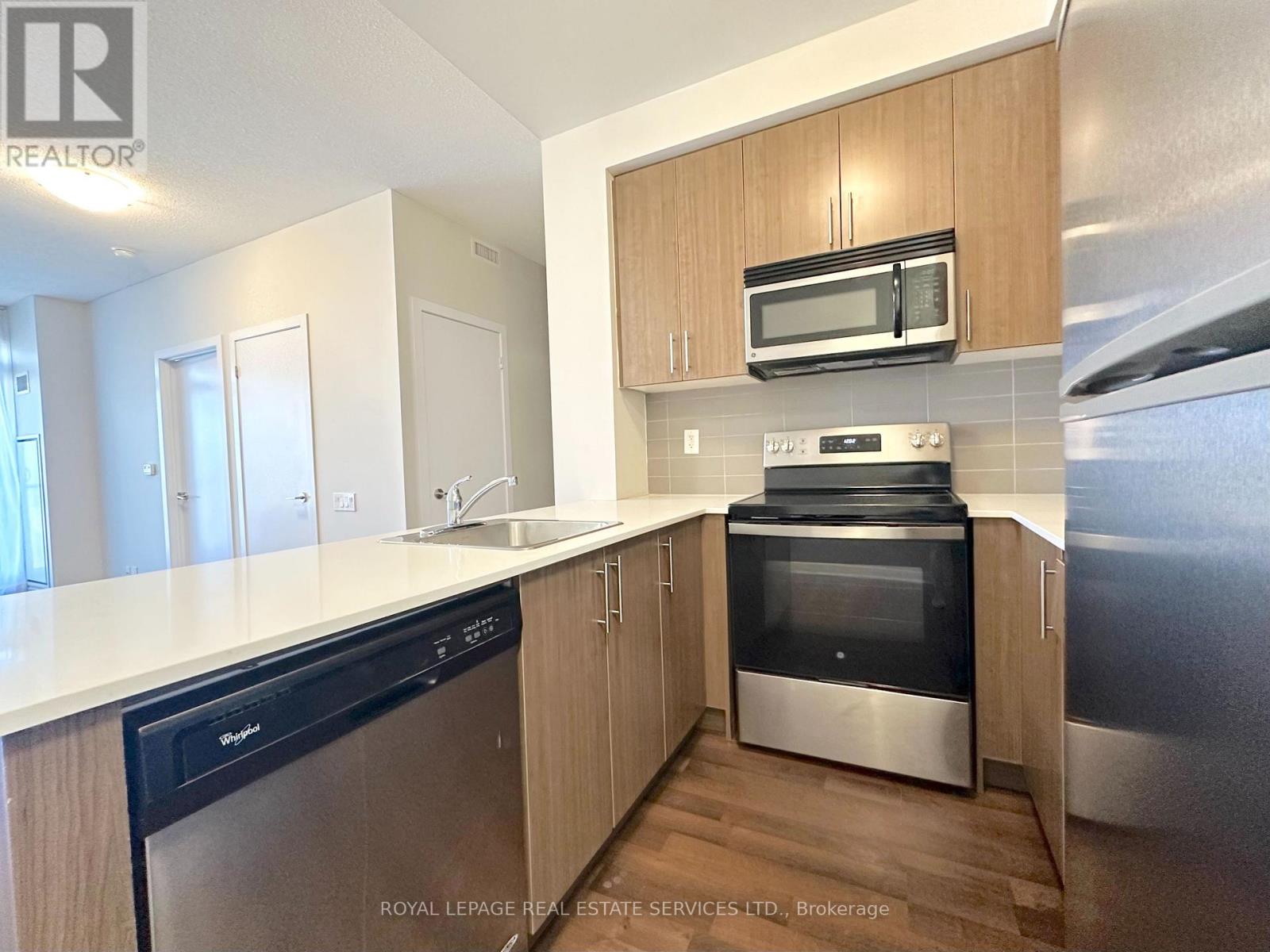 1610 - 188 Clark Boulevard, Brampton, Ontario  L6T 0J2 - Photo 3 - W12483056