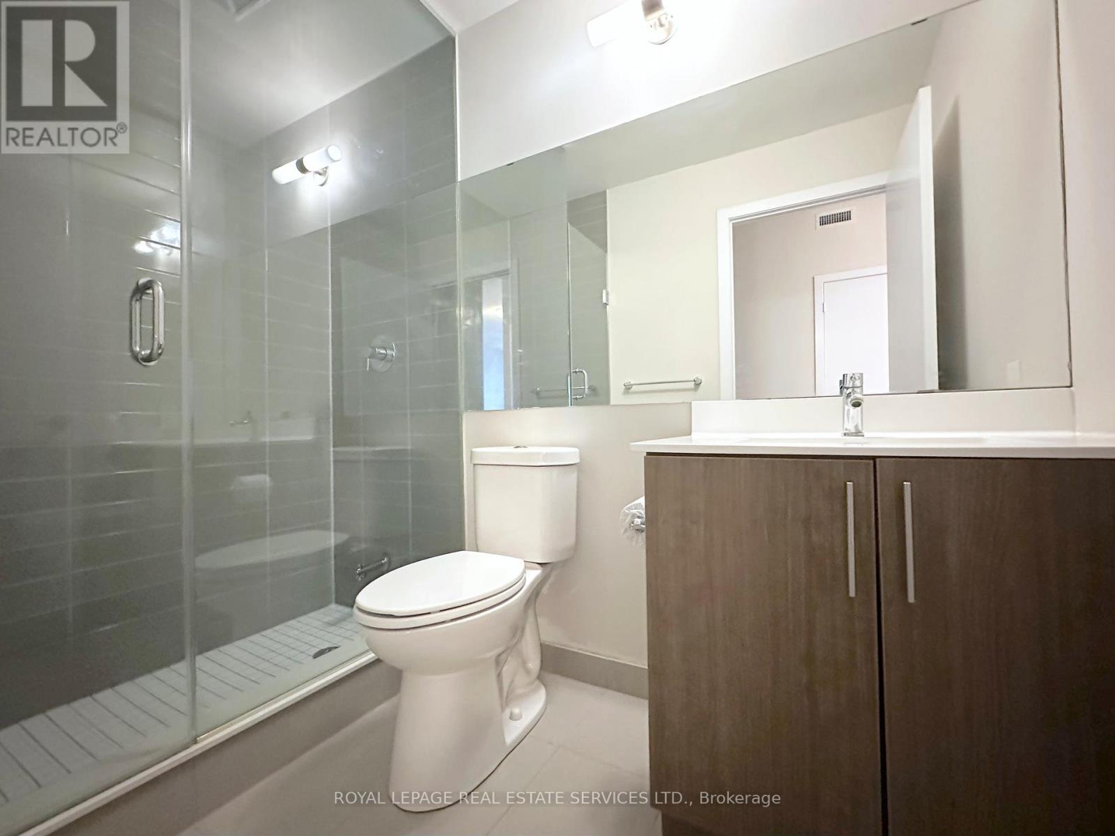 1610 - 188 Clark Boulevard, Brampton, Ontario  L6T 0J2 - Photo 8 - W12483056
