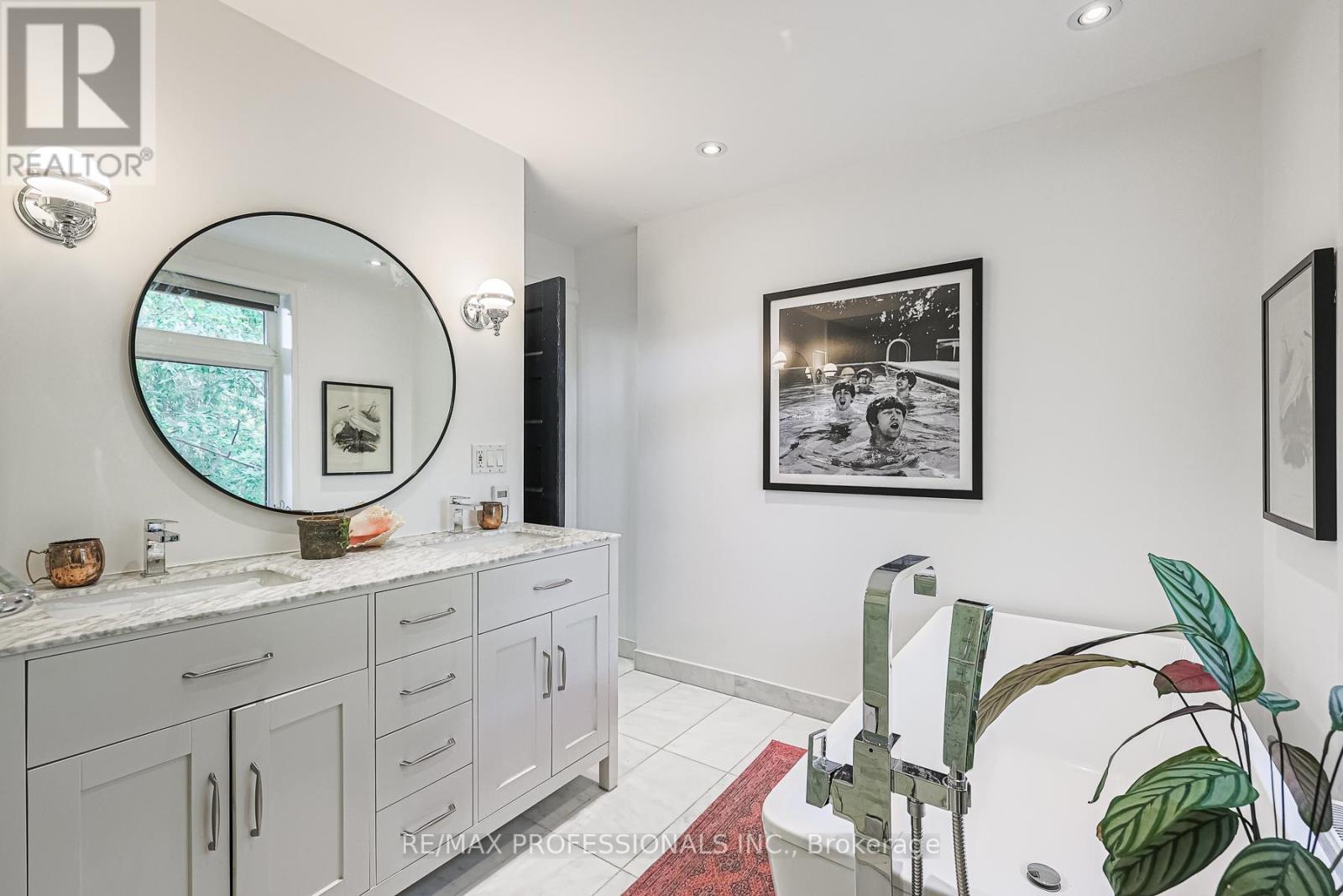 18 Constance Street, Toronto, Ontario  M6R 1S4 - Photo 23 - W12483092