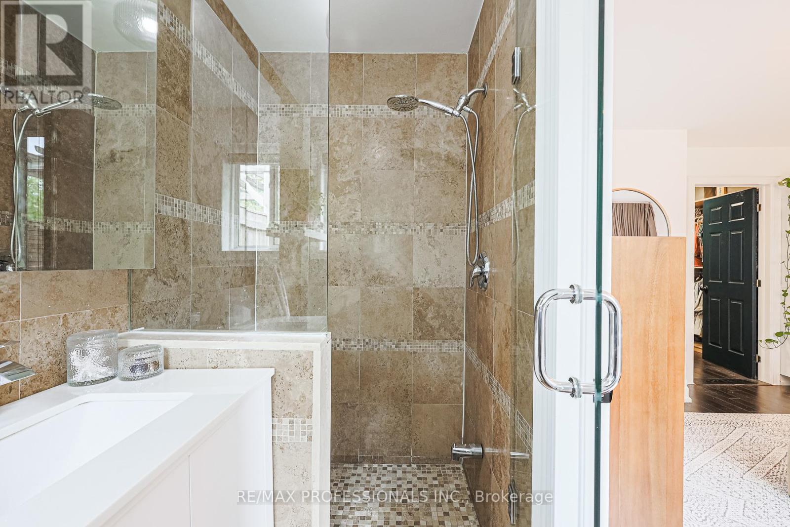 18 Constance Street, Toronto, Ontario  M6R 1S4 - Photo 30 - W12483092