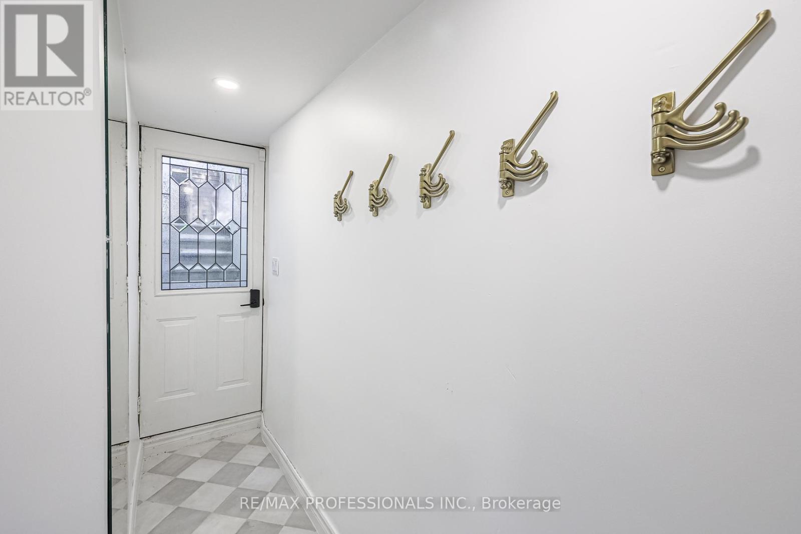 18 Constance Street, Toronto, Ontario  M6R 1S4 - Photo 40 - W12483092