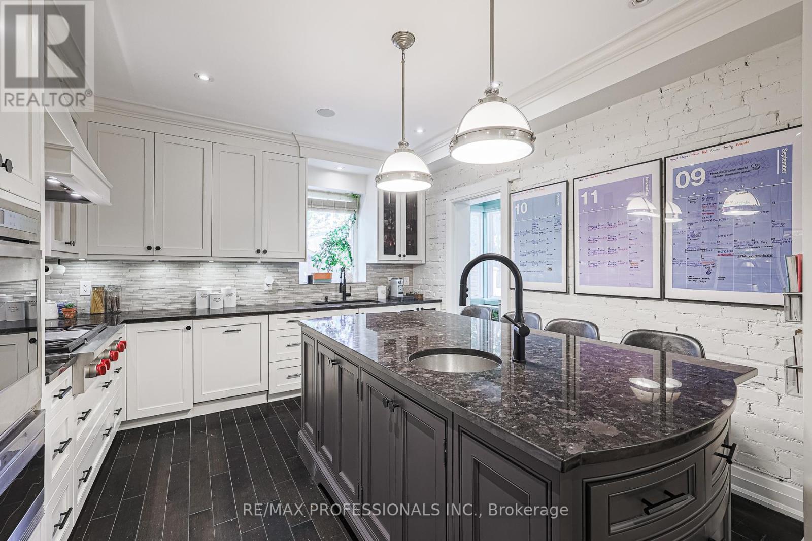 18 Constance Street, Toronto, Ontario  M6R 1S4 - Photo 7 - W12483092