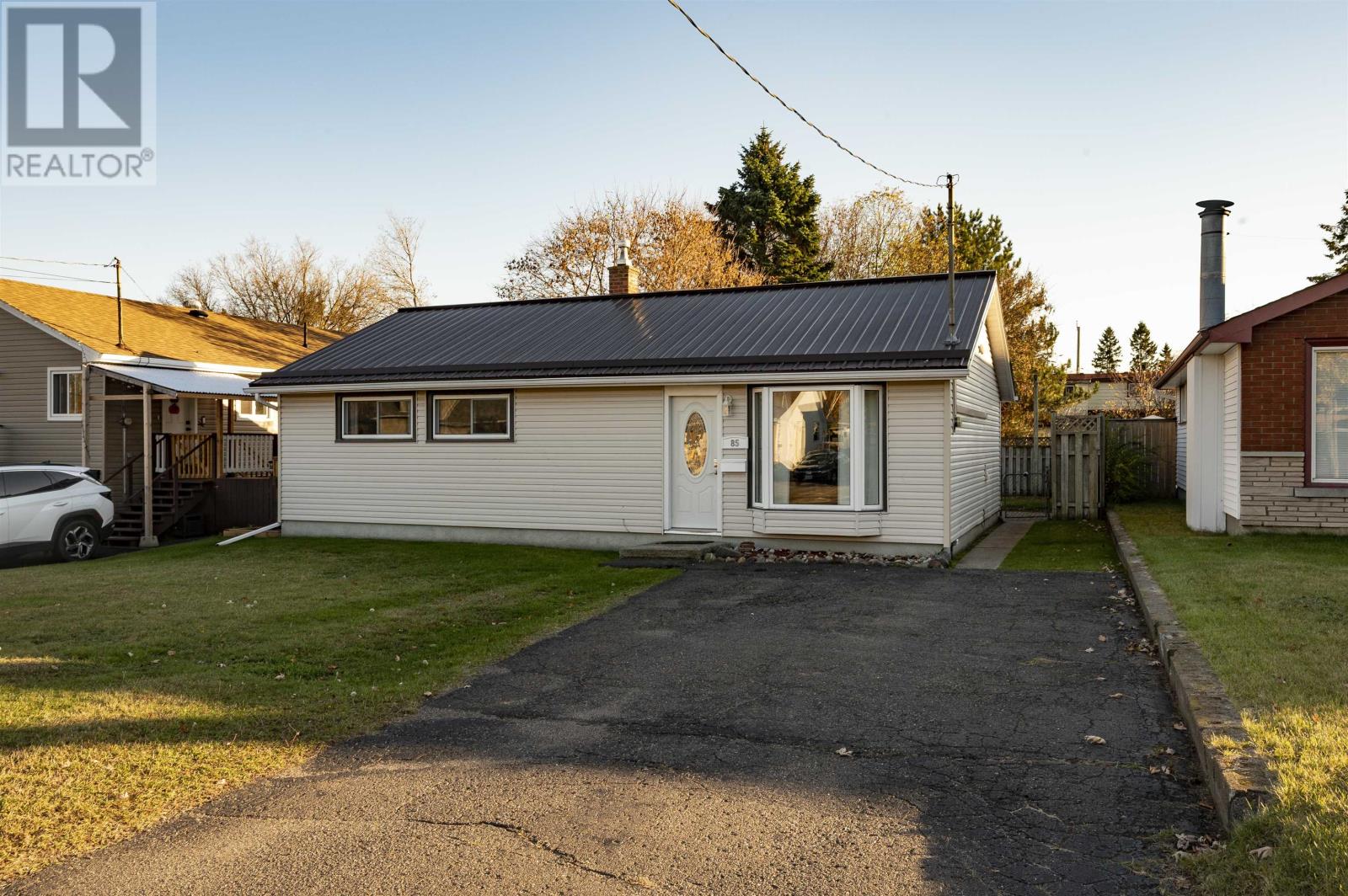 85 Milne Street, Thunder Bay, Ontario