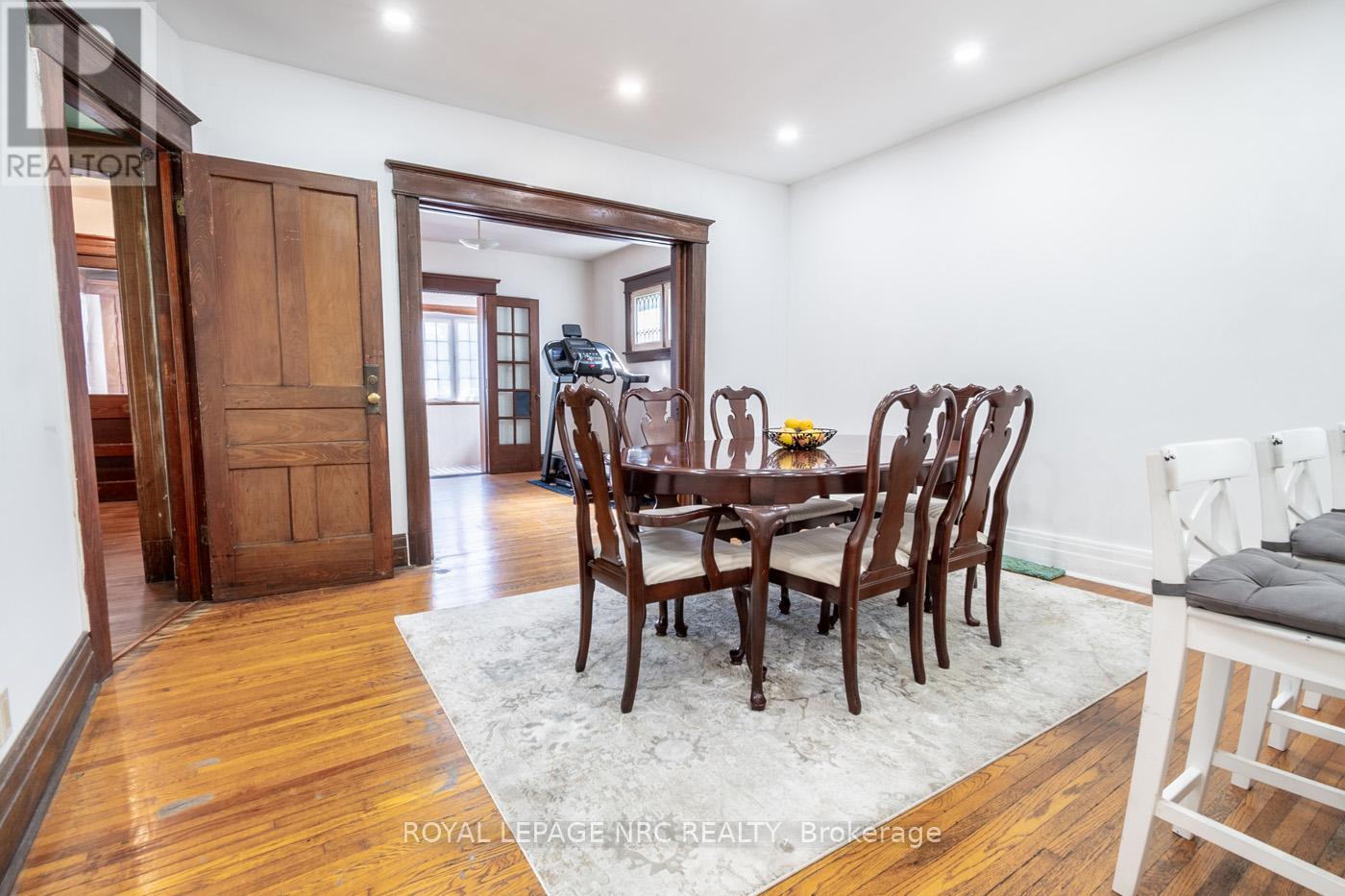 105 Lake Street, St. Catharines (Downtown), Ontario  L2R 5X7 - Photo 10 - X12483117