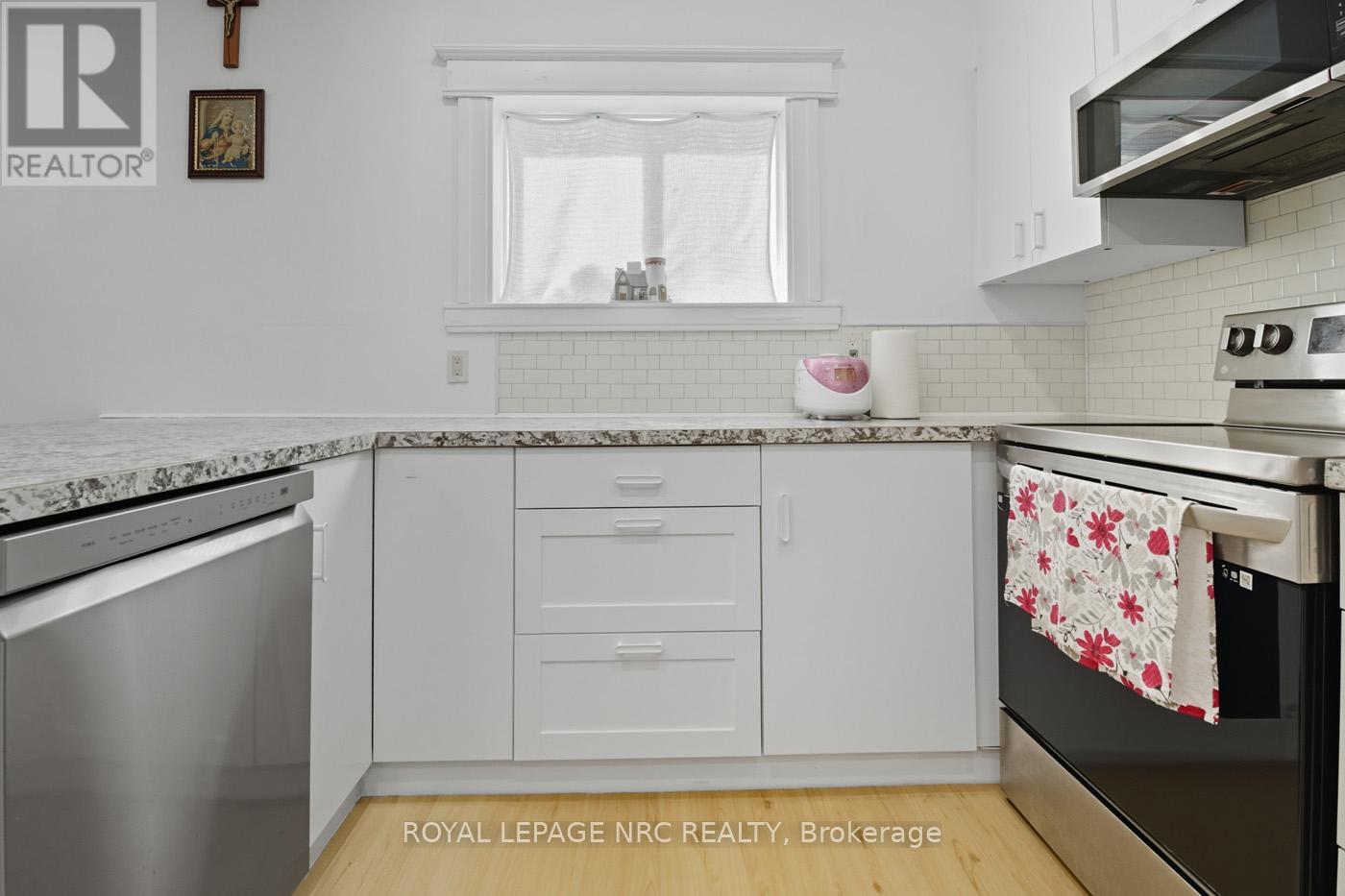 105 Lake Street, St. Catharines (Downtown), Ontario  L2R 5X7 - Photo 17 - X12483117