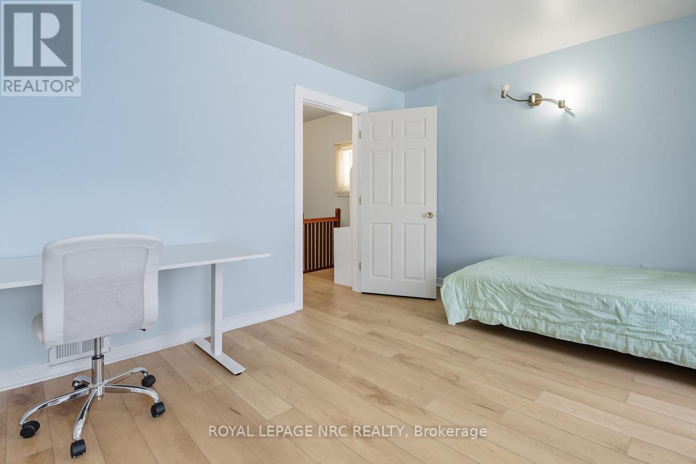 105 Lake Street, St. Catharines (Downtown), Ontario  L2R 5X7 - Photo 21 - X12483117