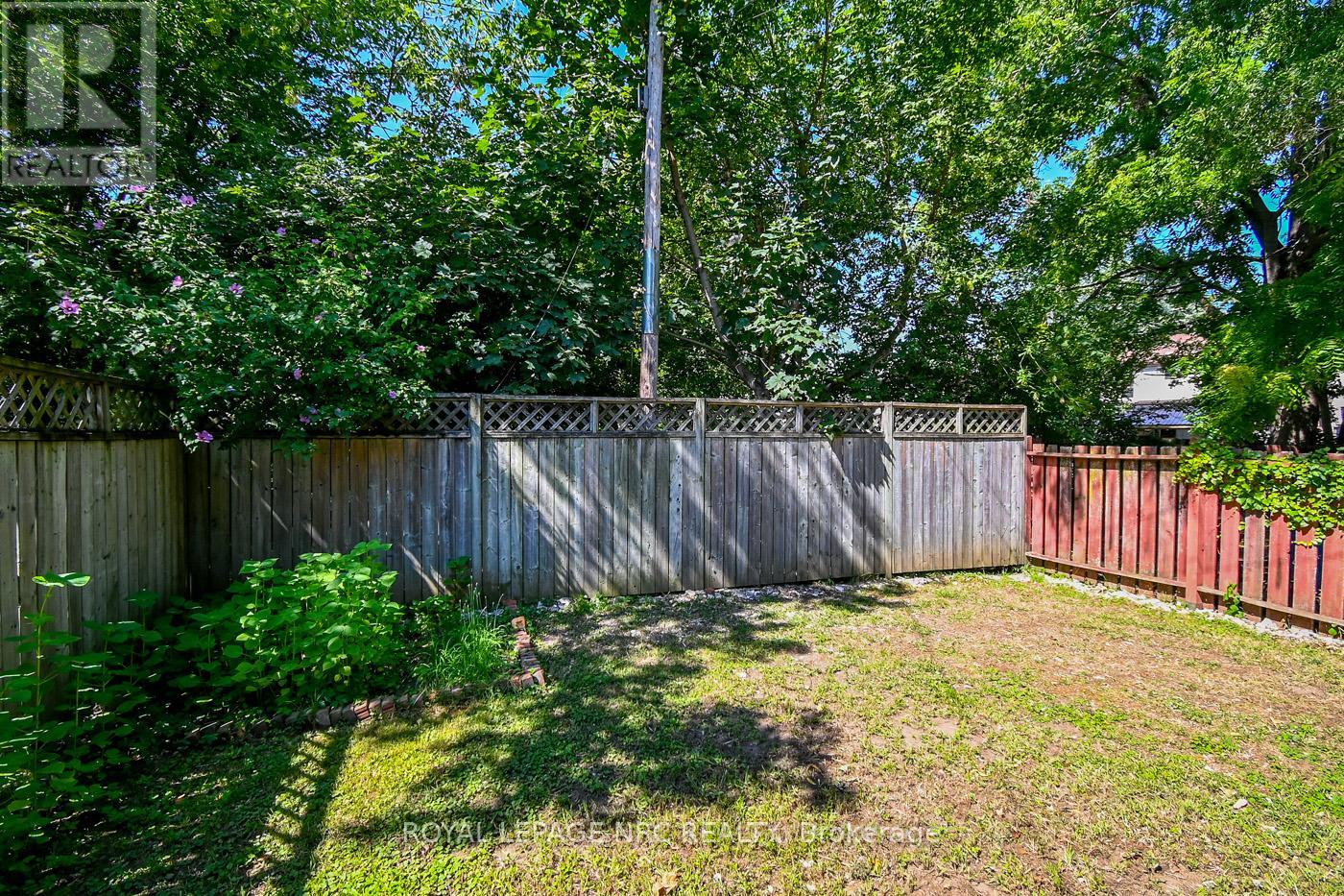 105 Lake Street, St. Catharines (Downtown), Ontario  L2R 5X7 - Photo 25 - X12483117