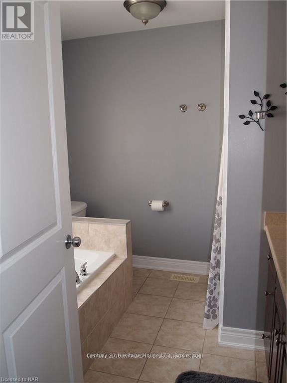 414 Jordyn Drive, Fort Erie, Ontario  L2A 6T6 - Photo 28 - X12483175